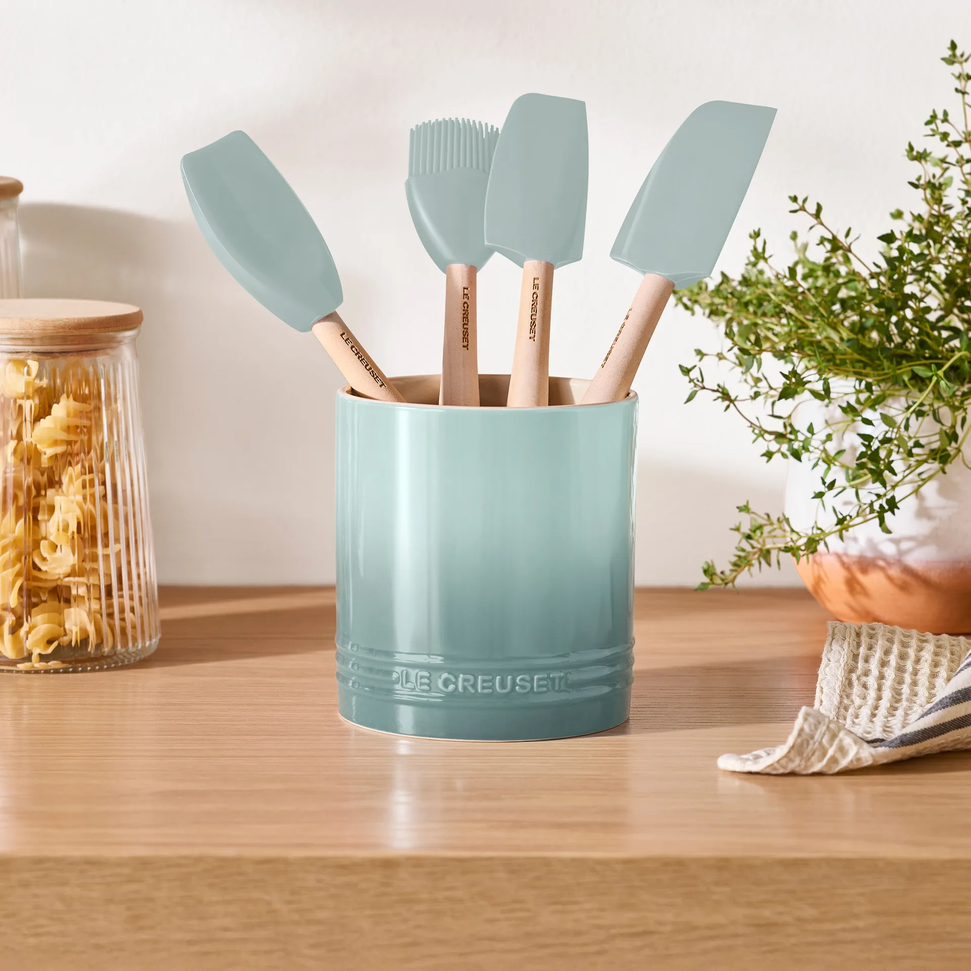 Signature stengods bestick- och redskapskrus 1.1 L, Sea Salt Le Creuset