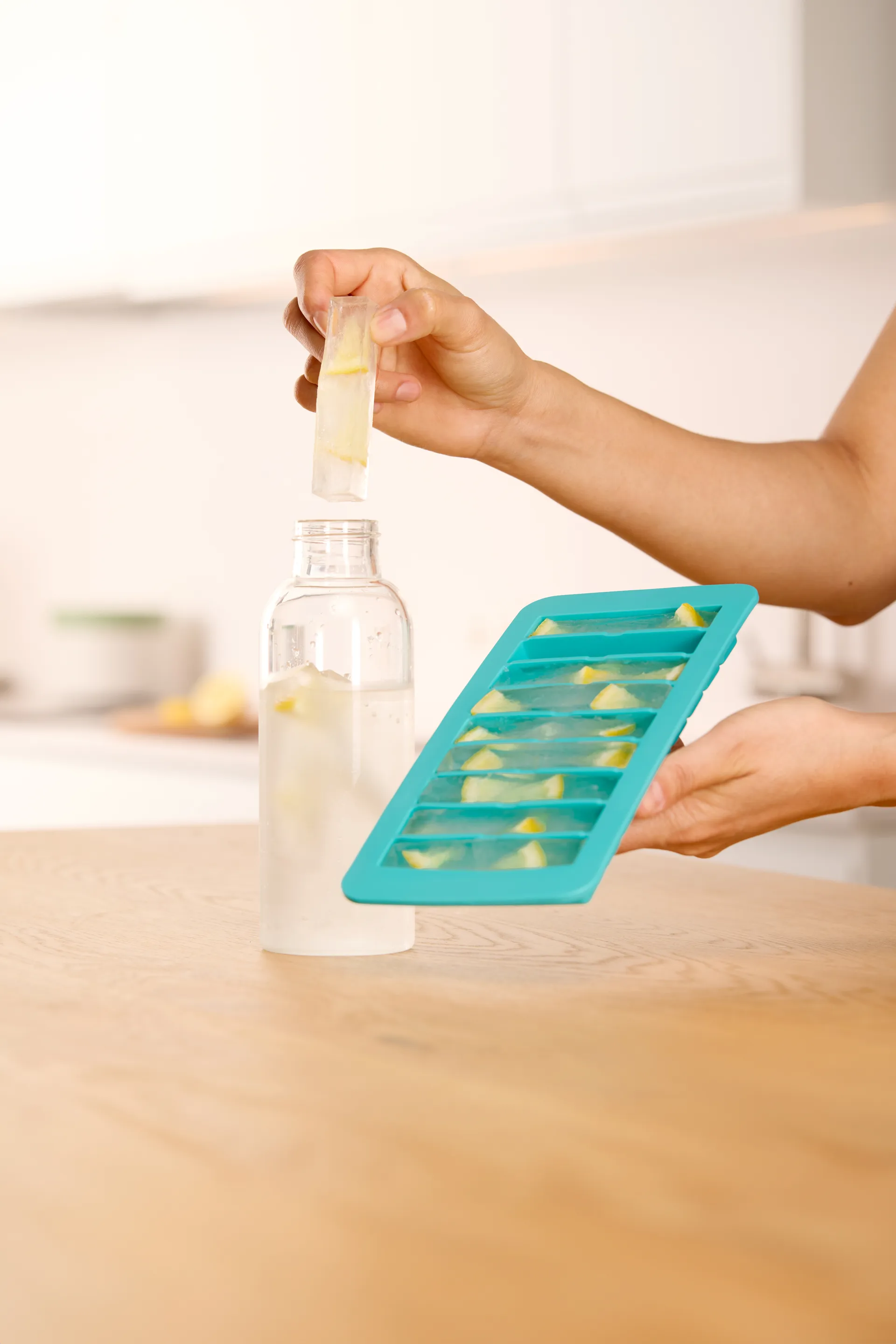 Lékué iskubsform silikon med lock, Turkos, stavar Lékué