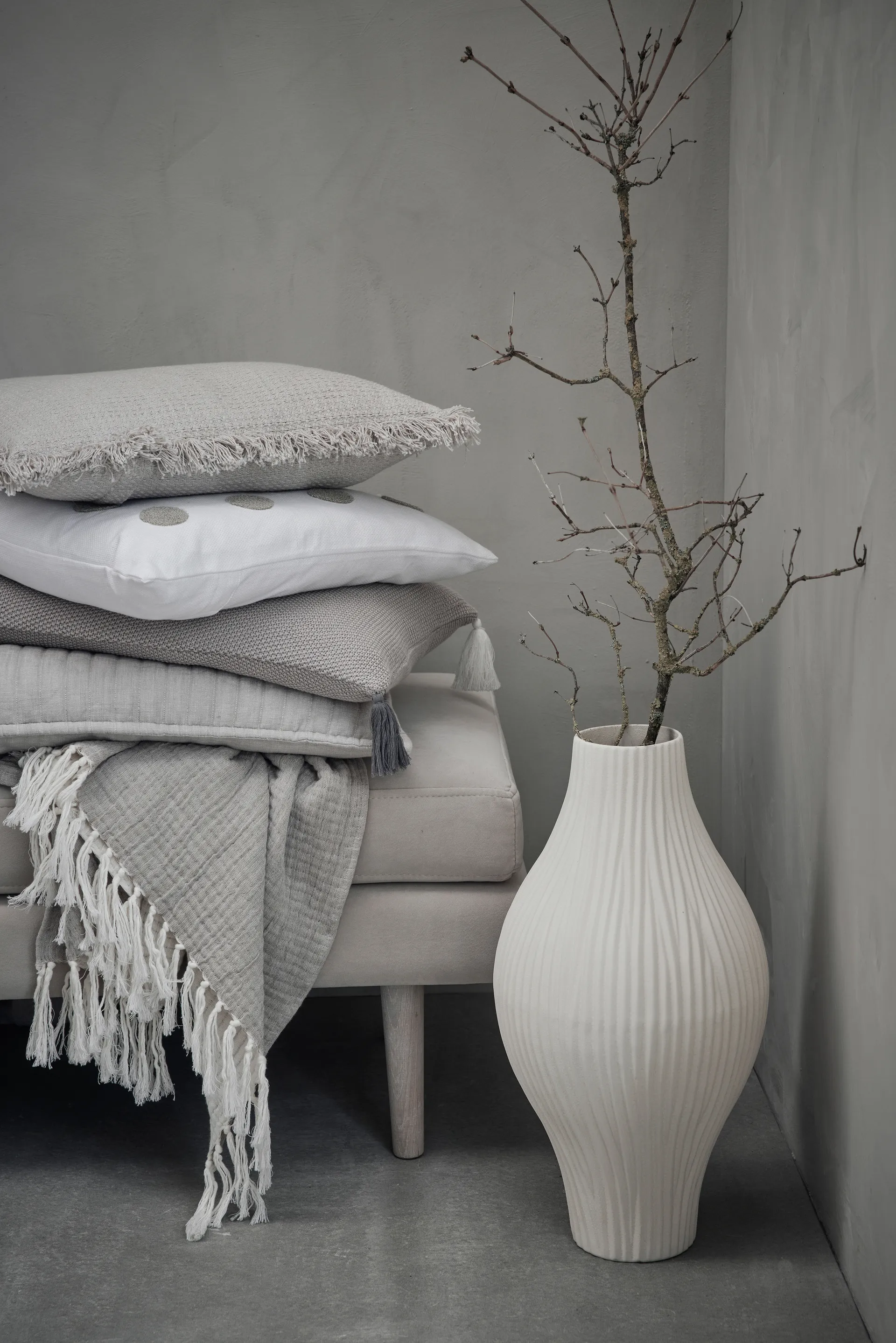 Esmia dekorationsvas 50 cm, Off white Lene Bjerre