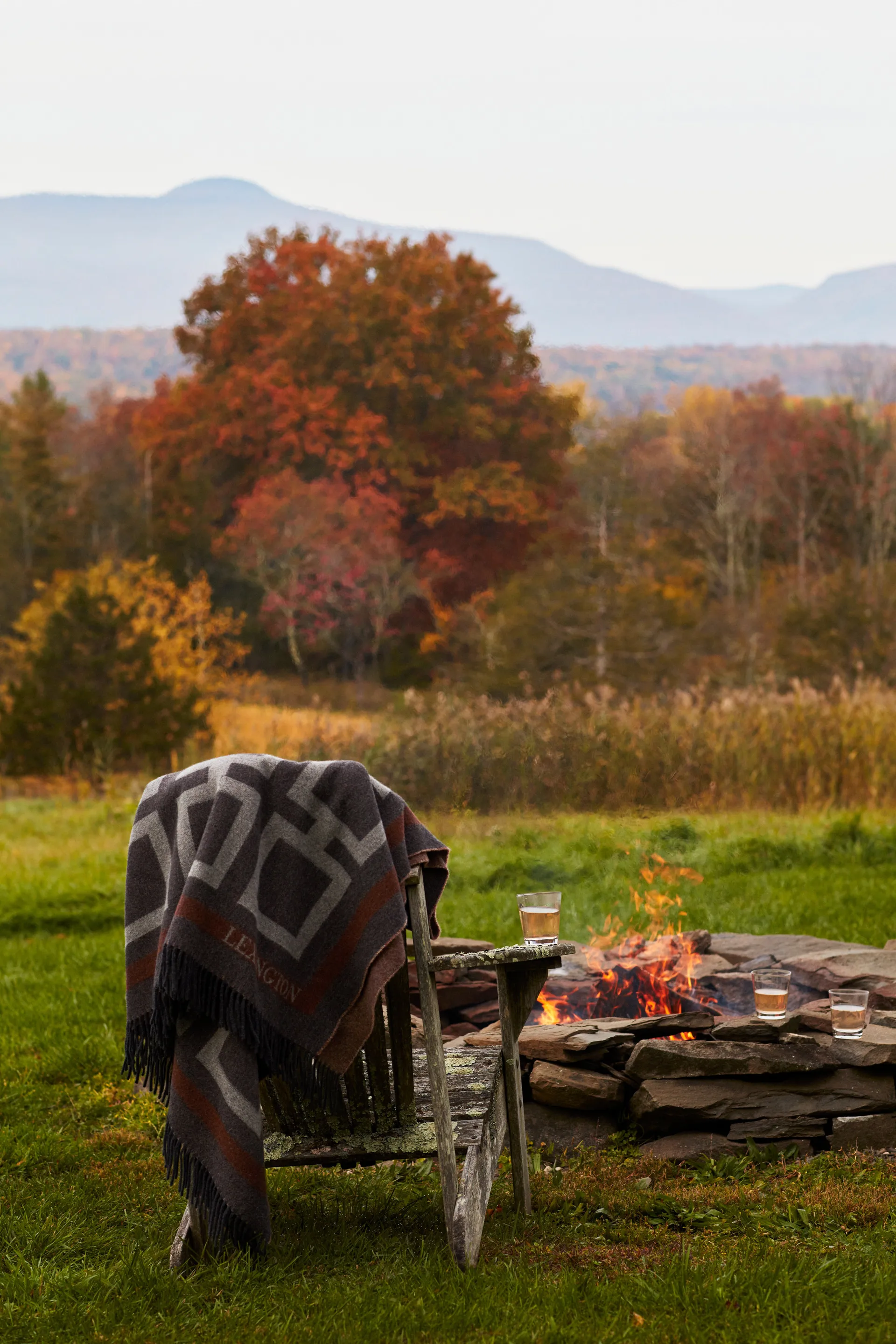 Graphic Recycled Wool pläd 130x170 cm, Dark gray-white-brown Lexington