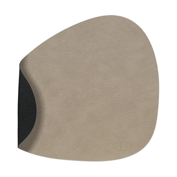 Bull bordstablett vändbar curve L 1 st - Warm grey-black, 44x37 cm - LIND DNA