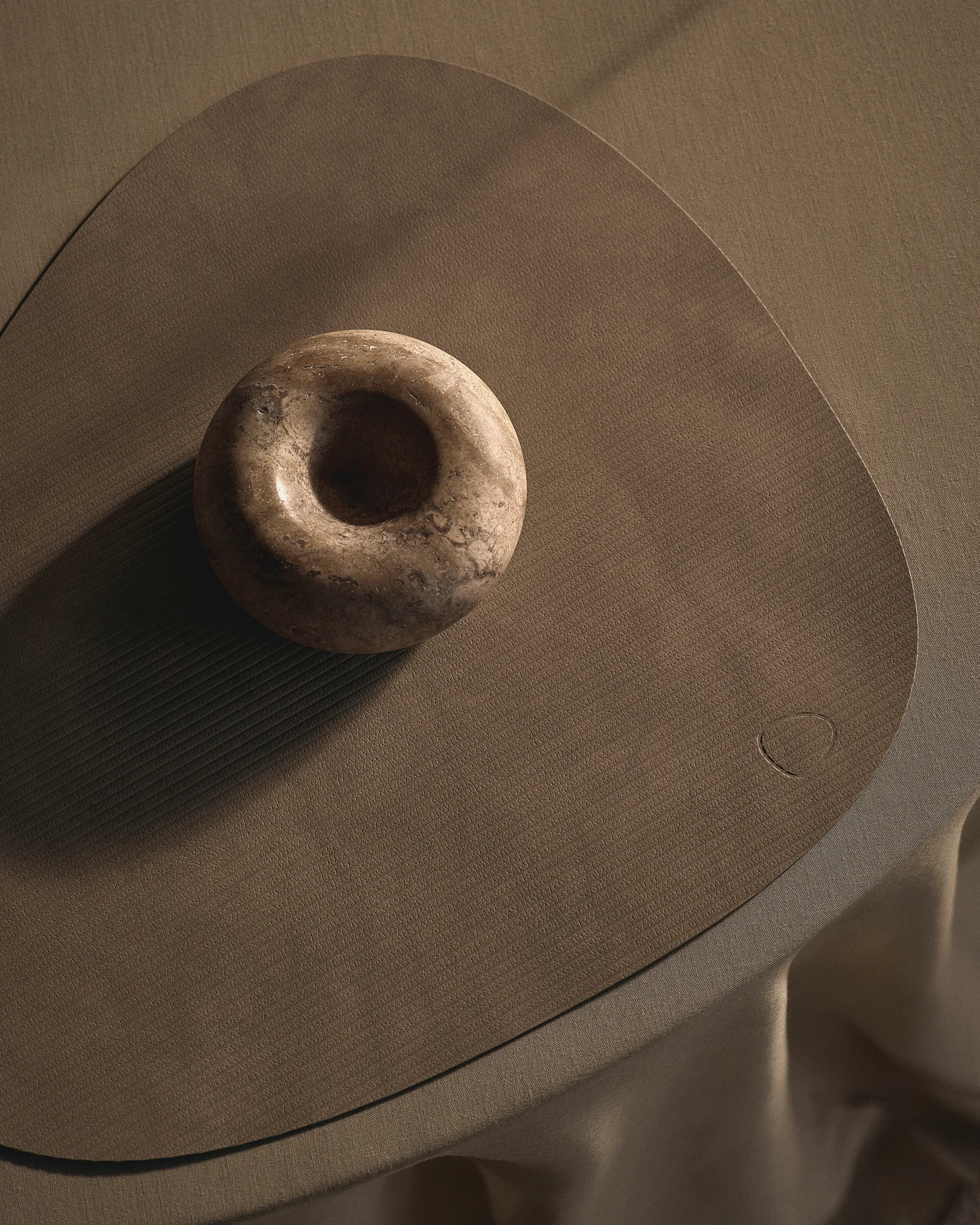 Corduroy bordstablett curve L, Nomad Grey LIND DNA