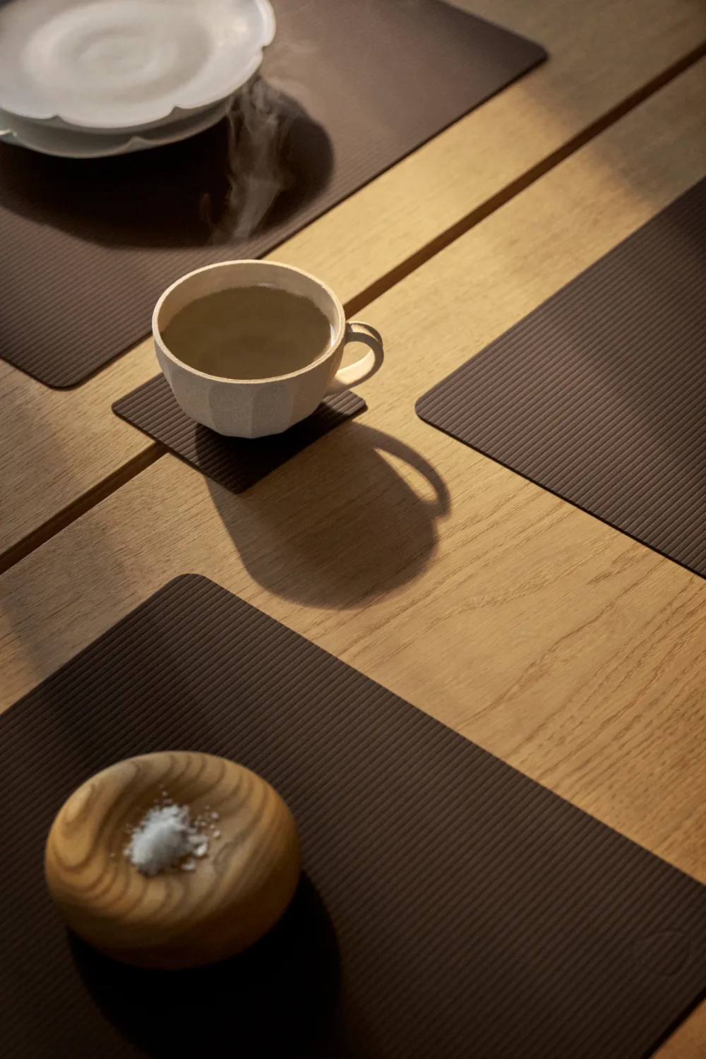 Corduroy bordstablett square L, Hazel LIND DNA