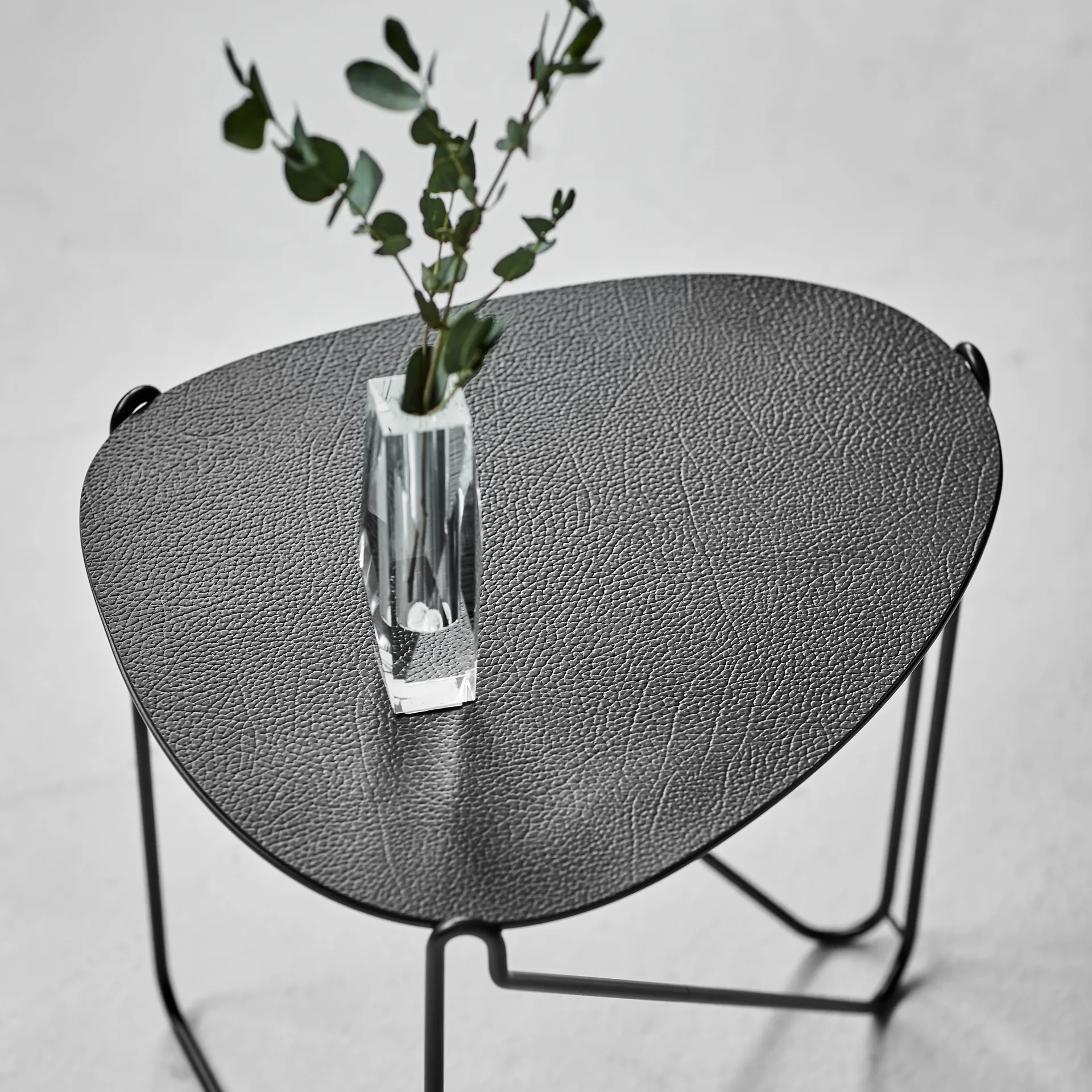 Curve Chameleon Hippo sidobord, Black-anthracite LIND DNA