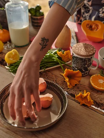 Karhuemo mugg 2,5 dl - Vit-mörkgrön - Marimekko