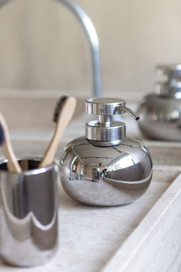 Lotus tvålpump låg - Chrome - Mette Ditmer
