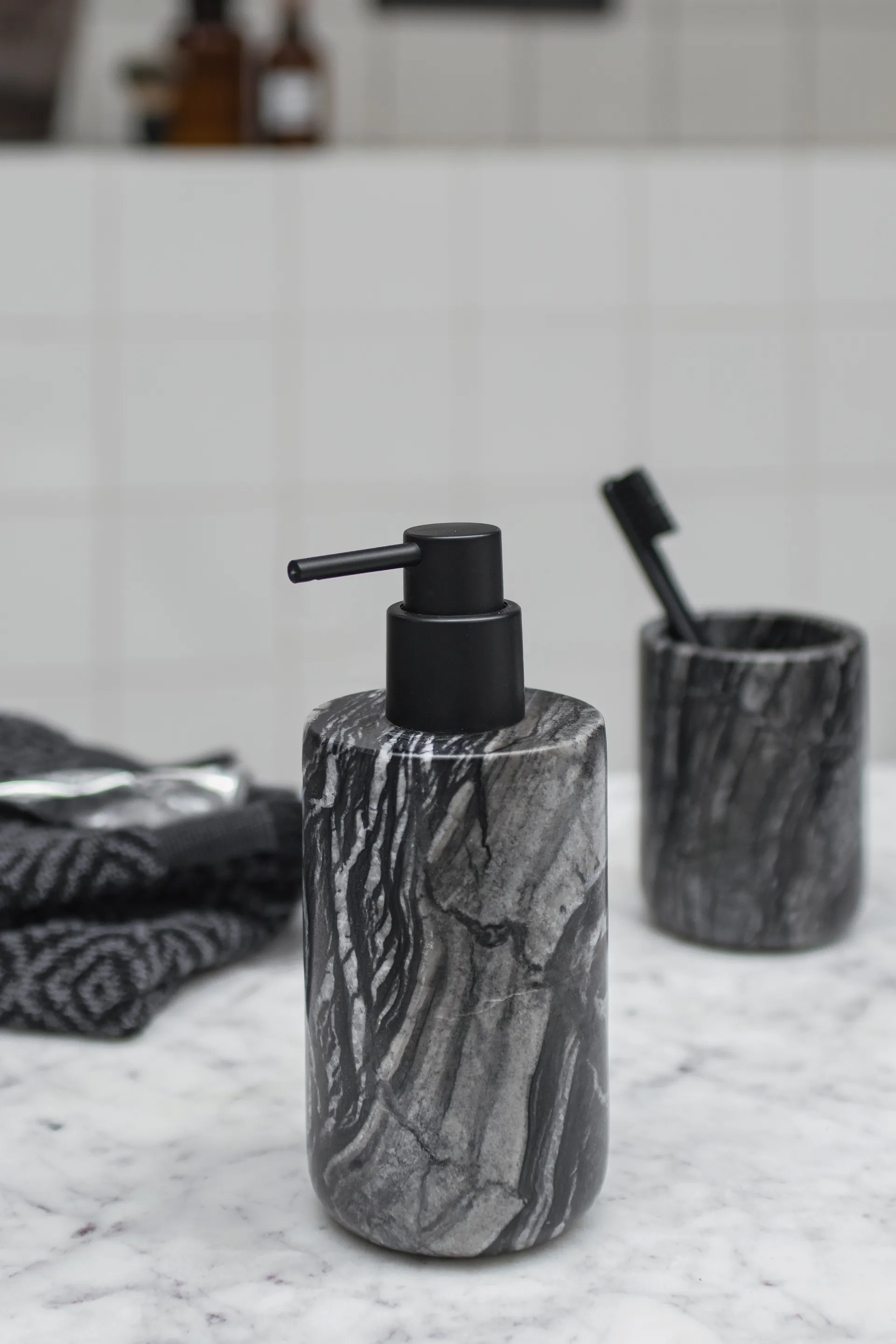 Marble tvålpump 17,5 cm, Svart-grå Mette Ditmer