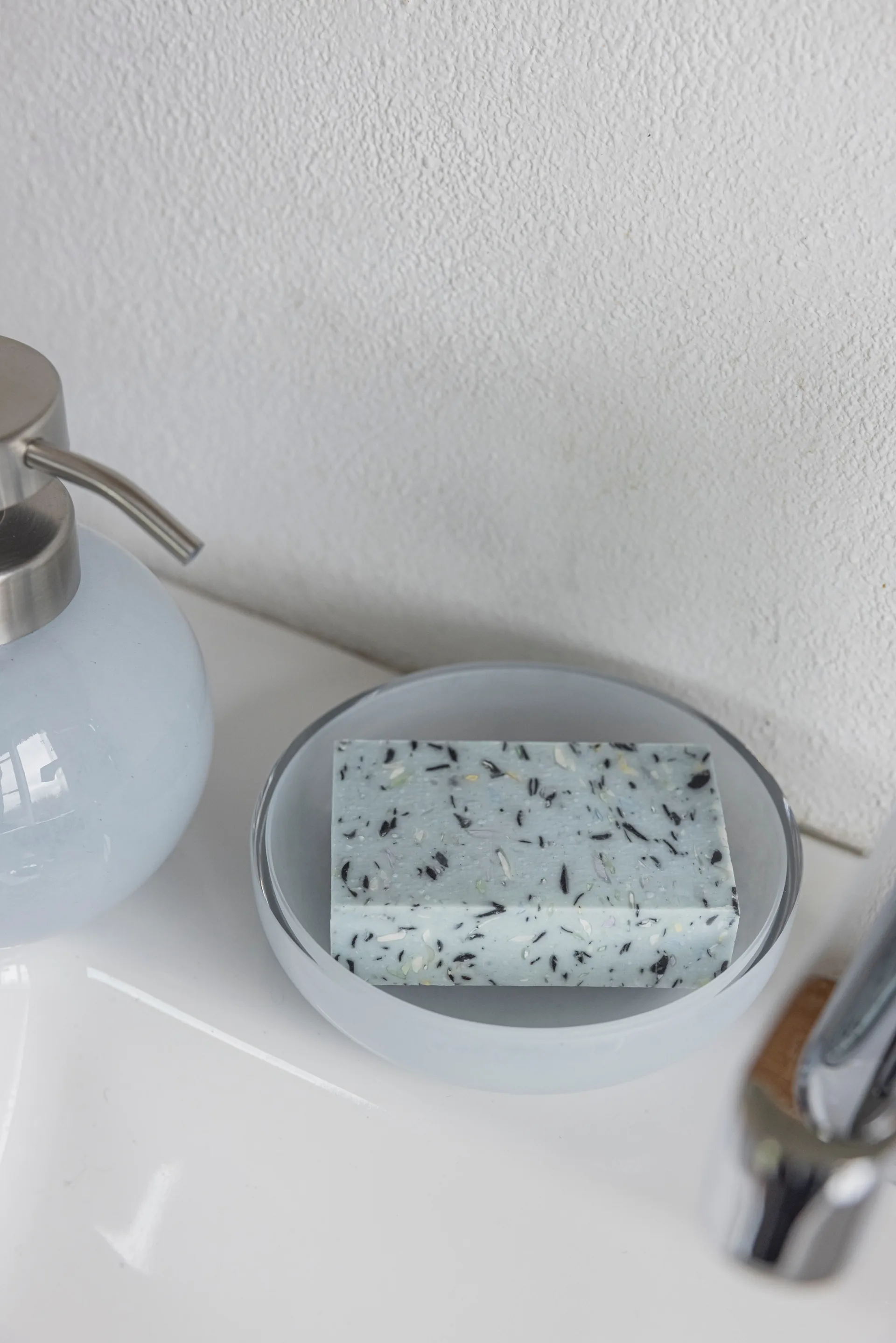 Opal tvålfat, Light blue Mette Ditmer