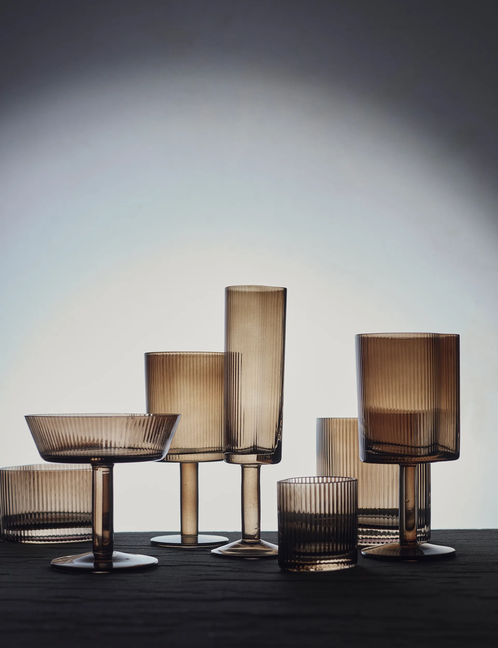 Ripe rödvinsglas 29,5 cl, Smoked brown MUUBS