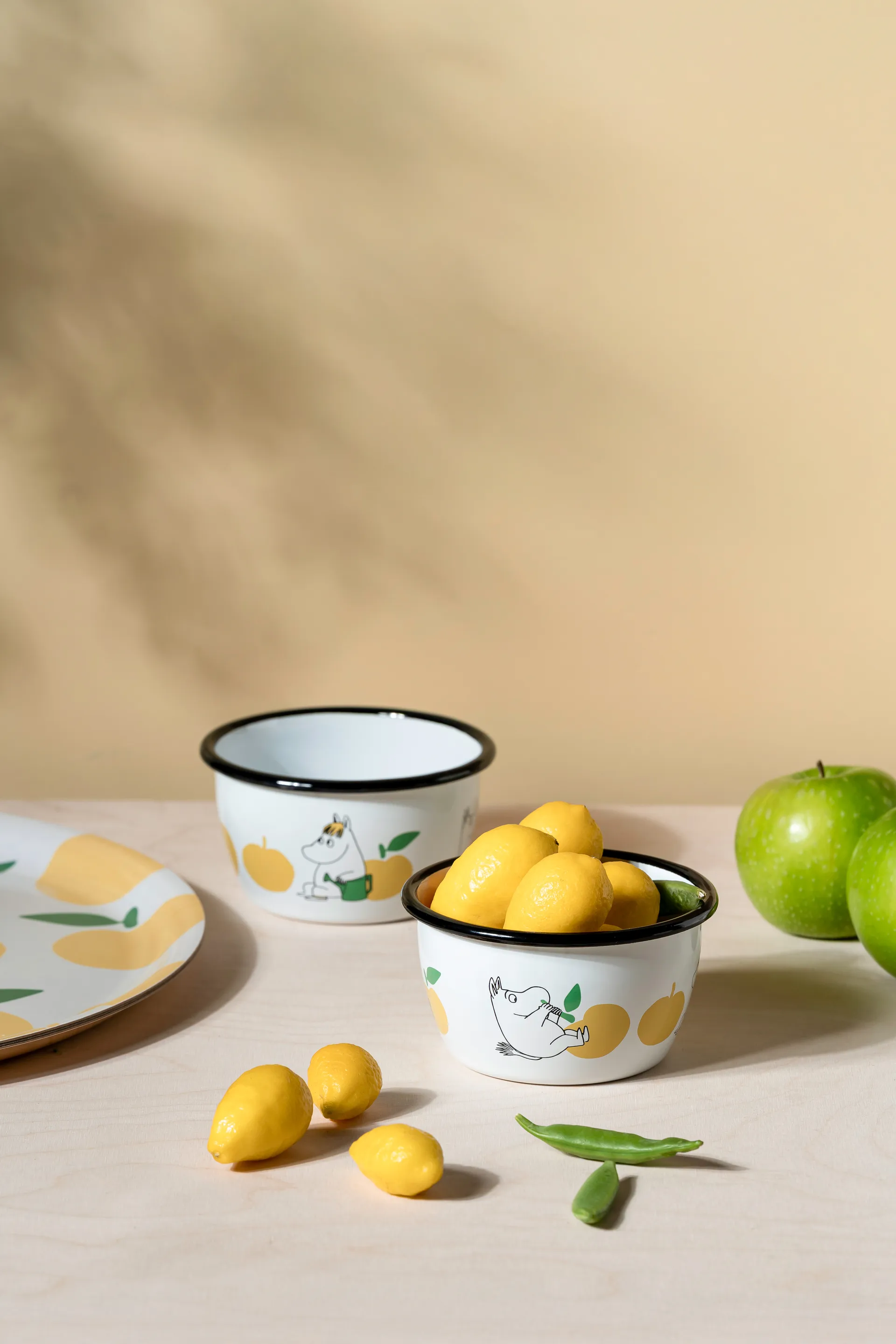 Mumin emaljskål 30 cl, Joyfull Apples-gul Muurla