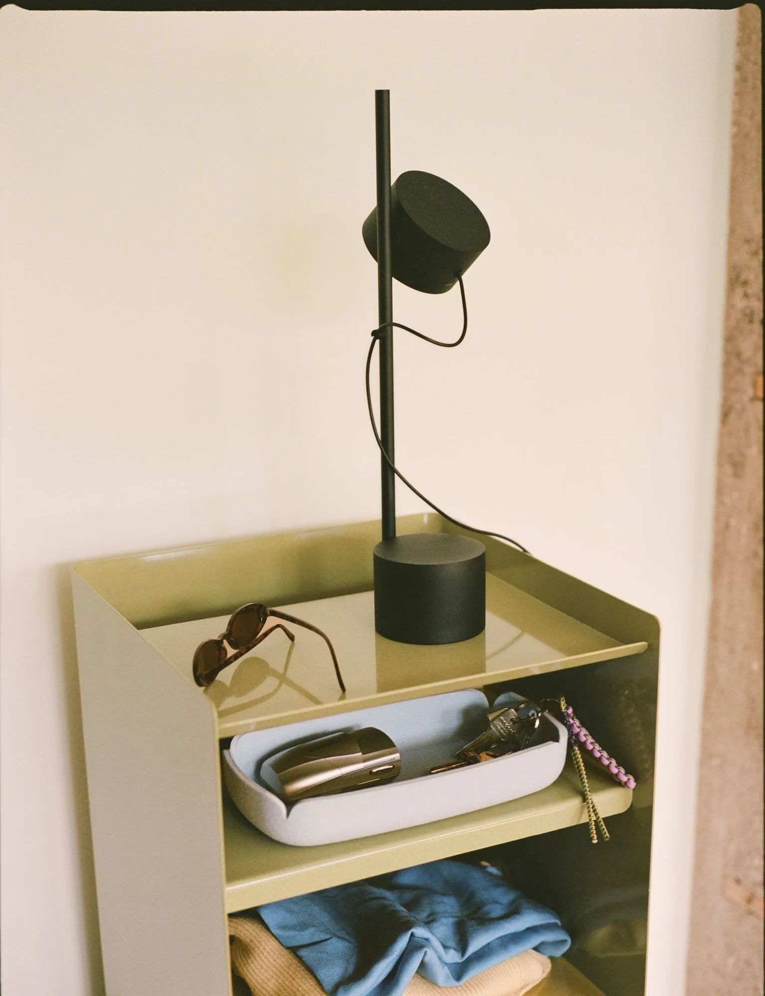 Folded Trolley rullvagn öppen, Dark beige green, 37,4x38,7x37,2 cm Muuto
