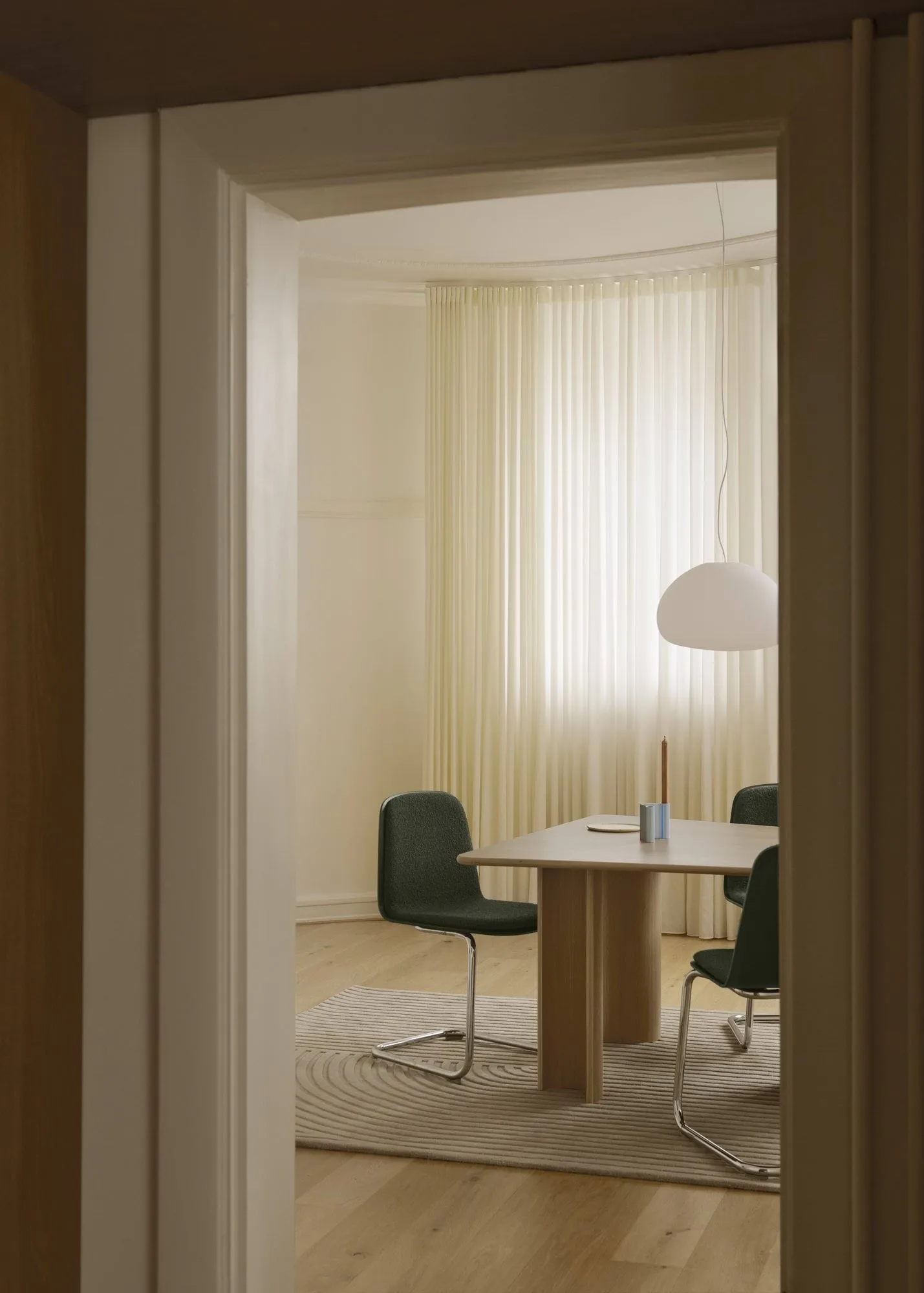 Relevo Rug Quattro ullmatta, Light rose, 170x240 cm Muuto