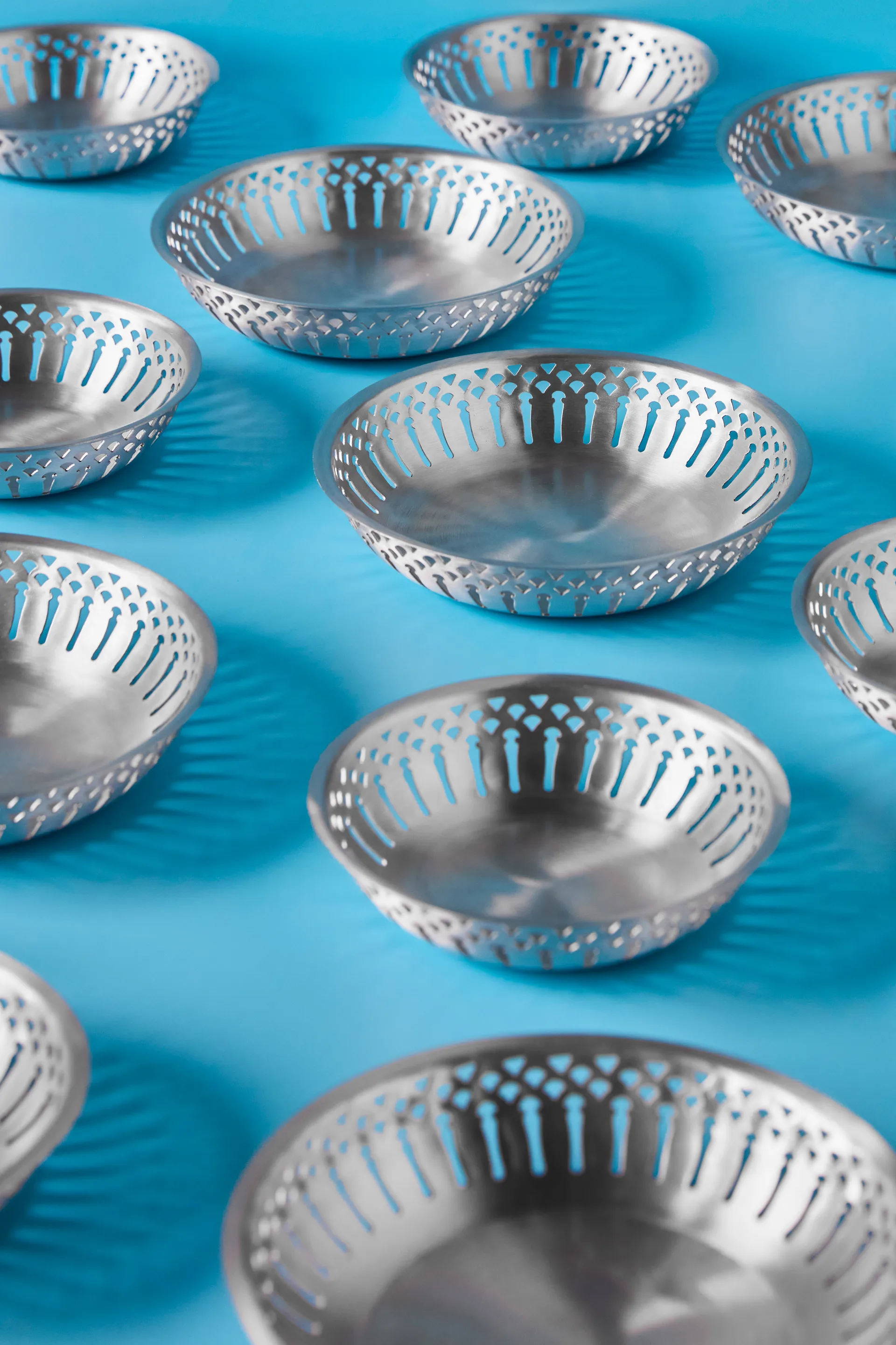 Nicolas Vahé brödkorg 2 delar, Antik silverfinish Nicolas Vahé