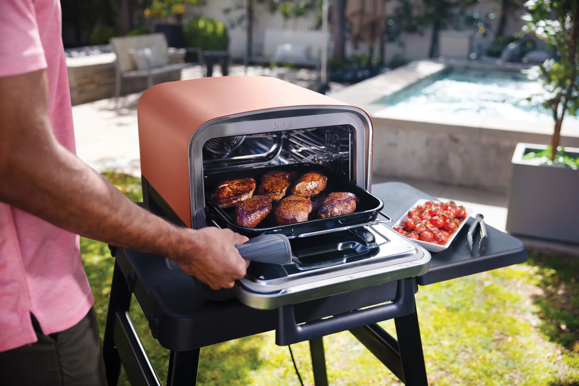 Ninja Woodfire elektrisk ugn- och smoker OO101EU, Brun Ninja