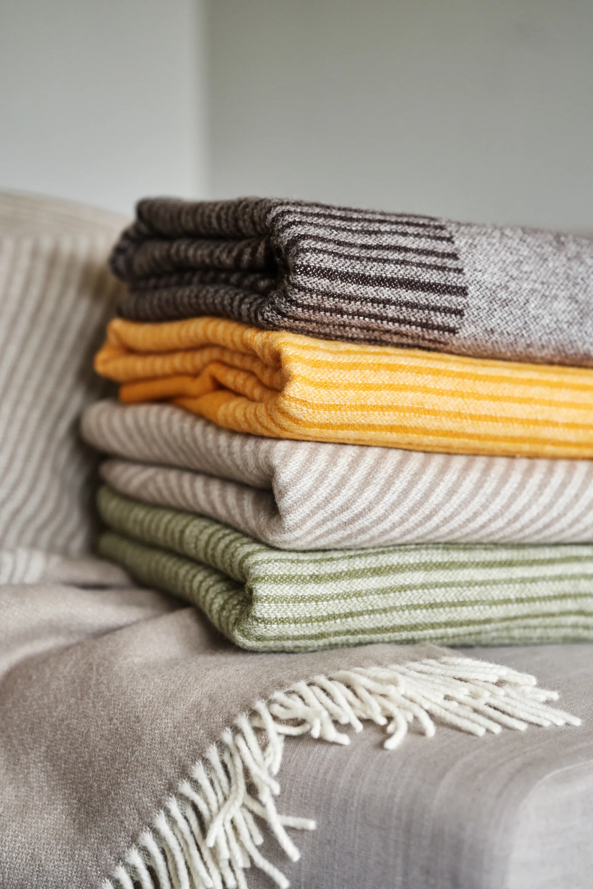 Stripes ullpläd 130x185 cm, Beige NJRD