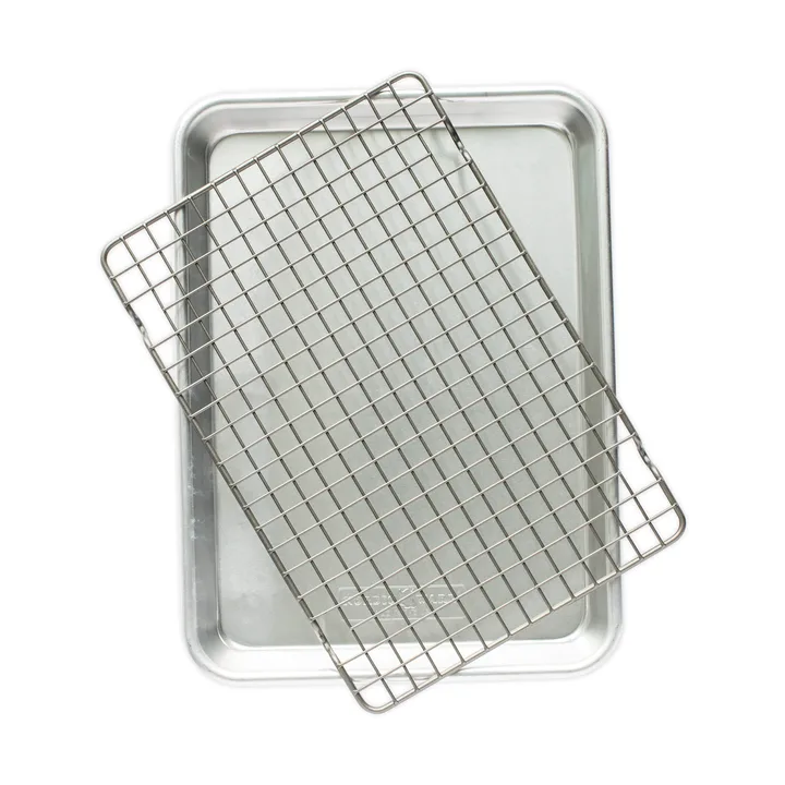 Naturals quarter sheet ugnsplåt med galler - Silver - Nordic Ware