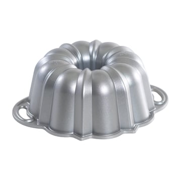 Läs mer om Nordic Ware Nordic Ware anniversary bundt bakform silver 1,4 L