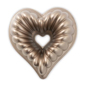 Läs mer om Nordic Ware Nordic Ware elegant heart bundt bakform 2,4 L