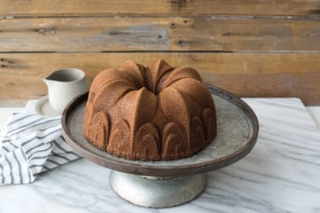 Nordic Ware Fleur De Lis Bundt bakform - 2,4 L - Nordic Ware