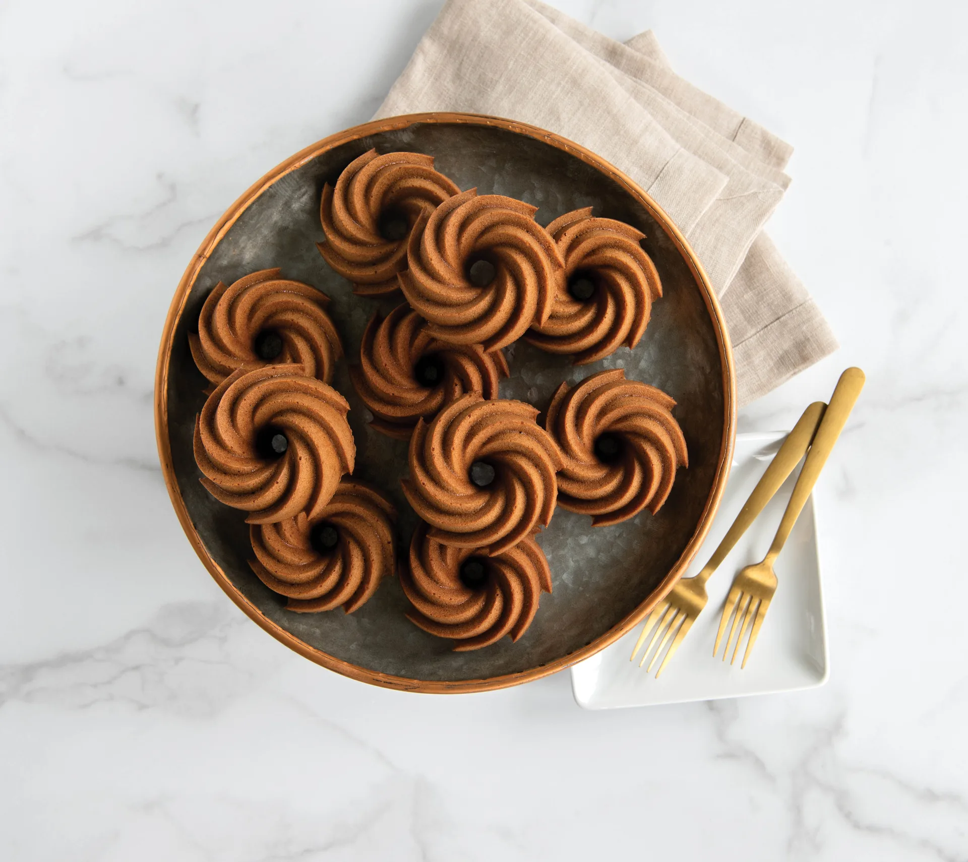 Nordic Ware heritage bundtlette bakform guld, 0,9 L Nordic Ware