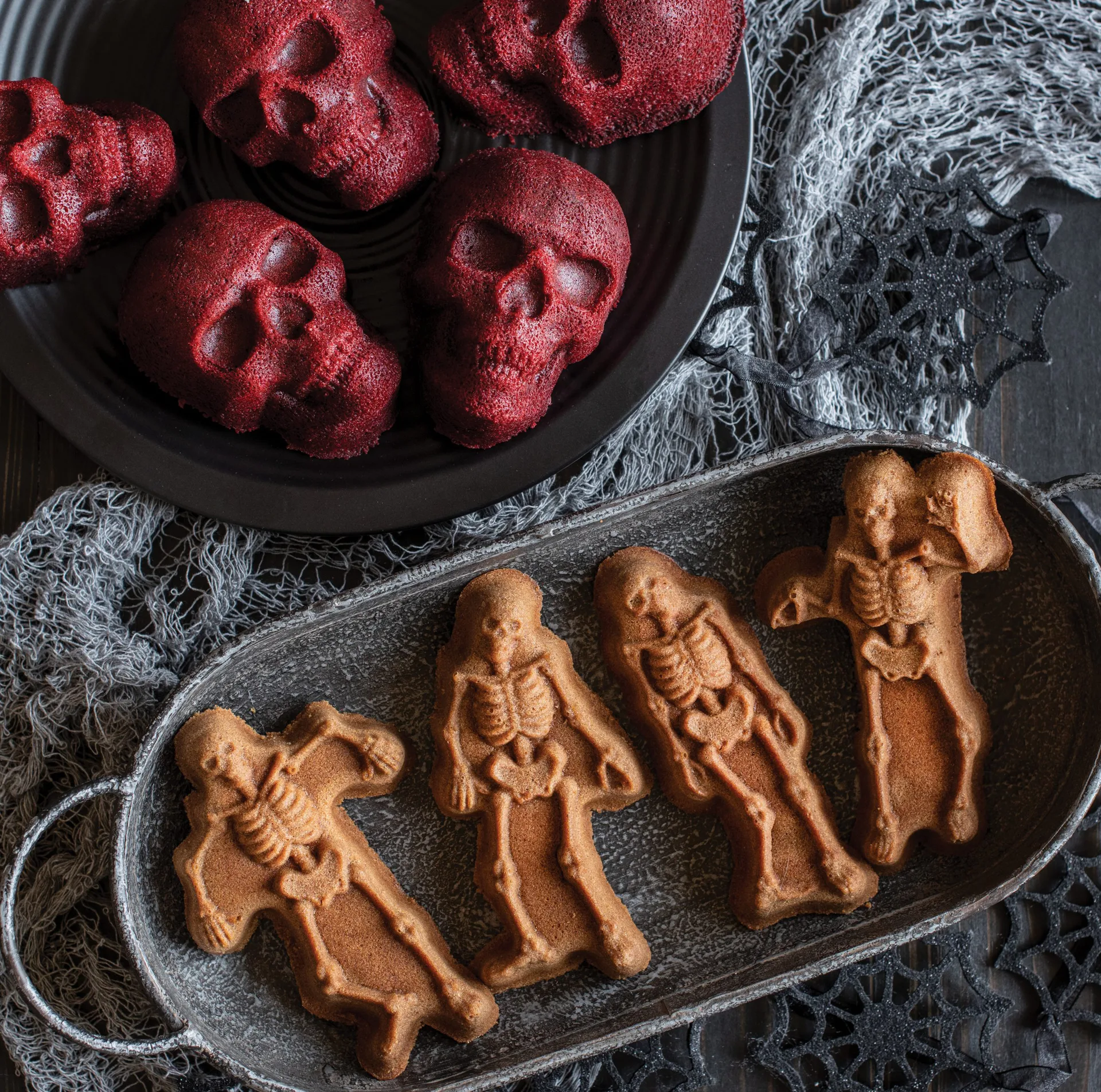 Nordic Ware Spooky Skeleton bakform, Brons Nordic Ware