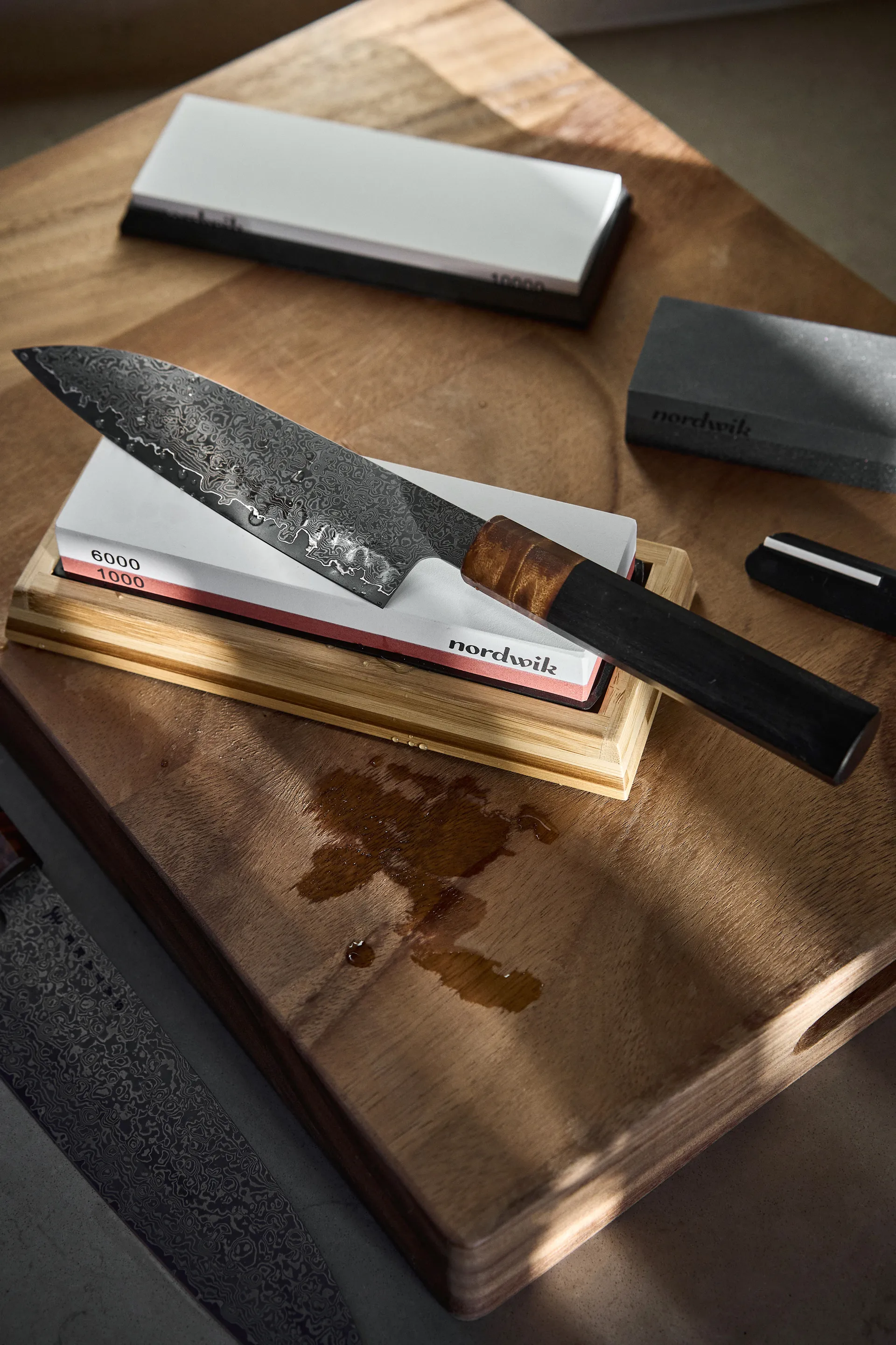 Våtslipsten med ställning, 1000/6000 grit Nordwik