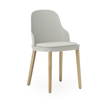 Normann Copenhagen Allez stol med dyna och ekben Warm Grey