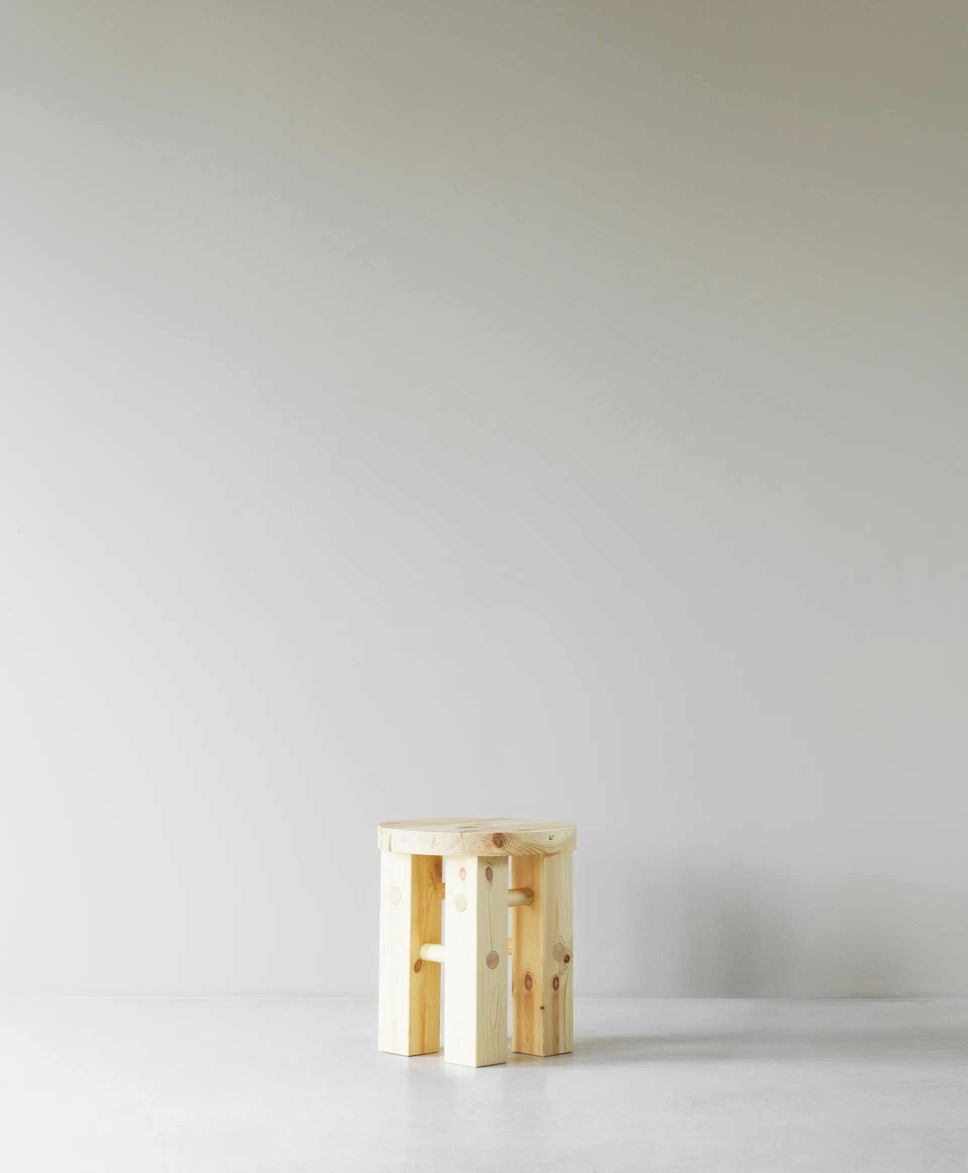 Fyr rund pall 45 cm, Pine, Ø40x45 cm Normann Copenhagen