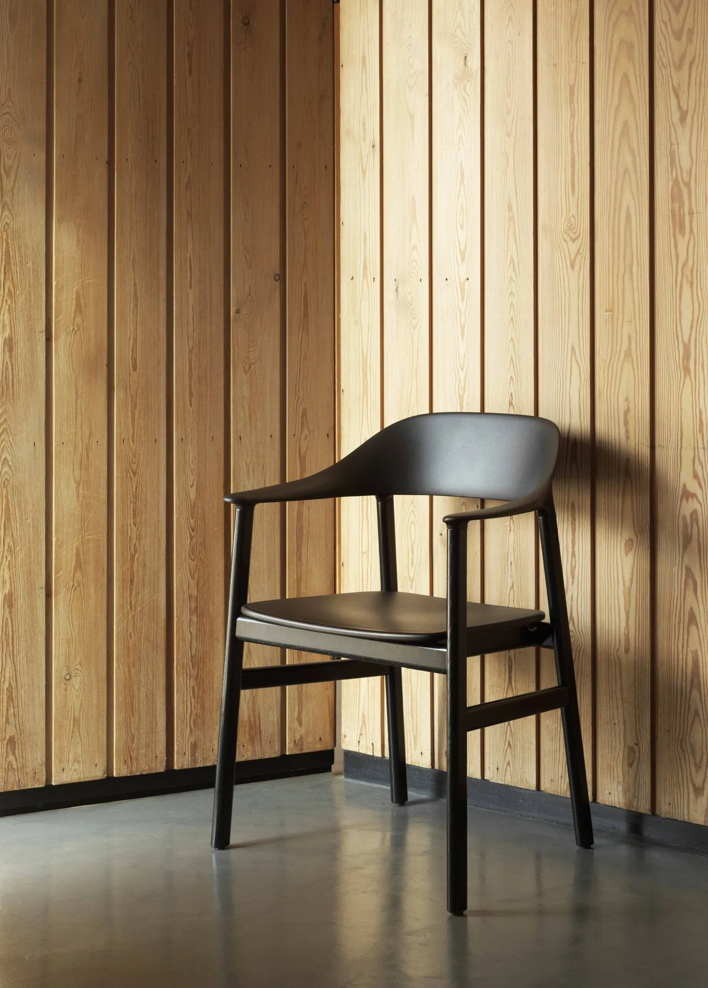 Herit karmstol rökt ek, Dusty Green Normann Copenhagen
