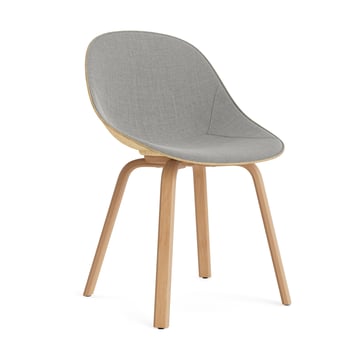 Läs mer om Normann Copenhagen Mat Chair stol framsideklädd Remix 133-hemp-beech