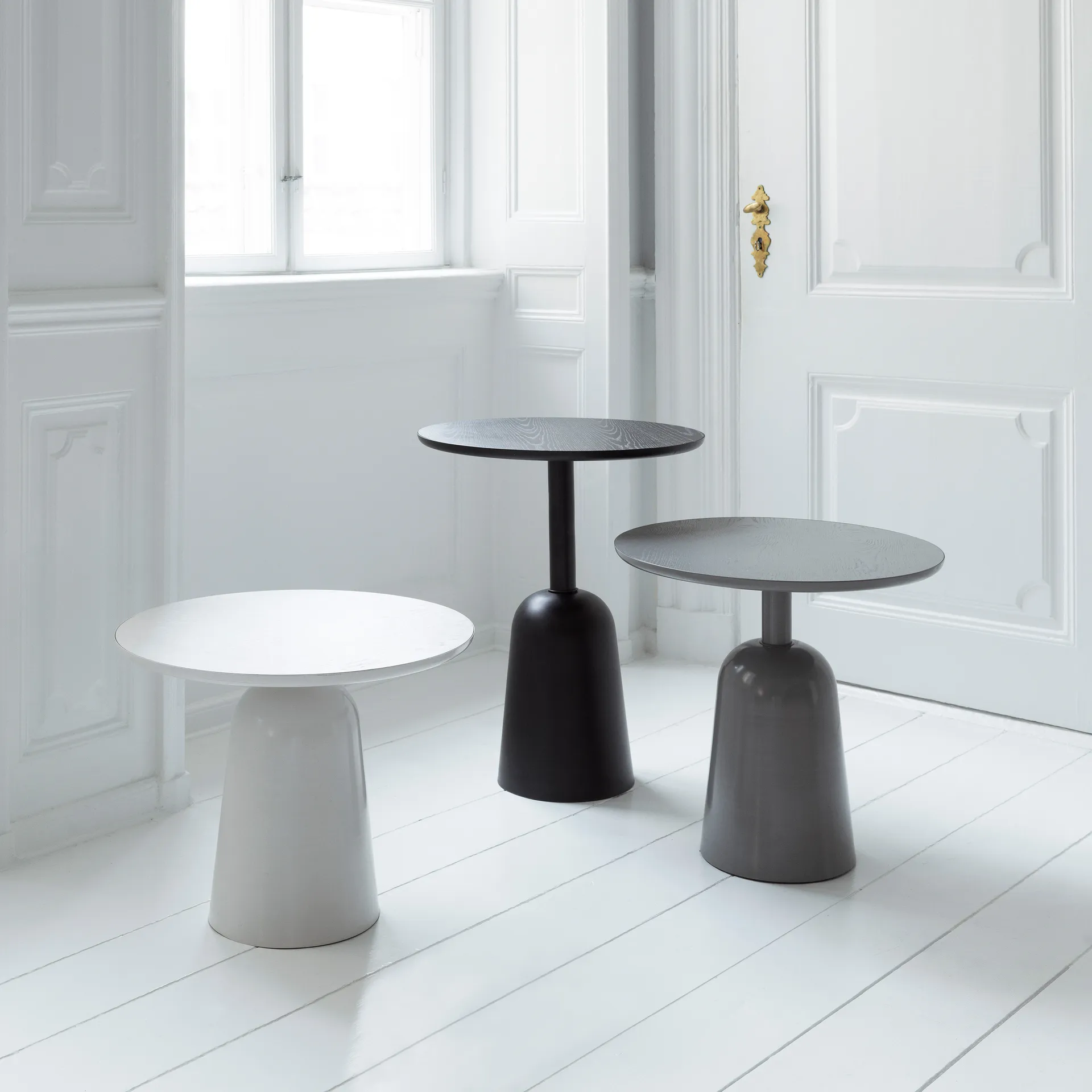 Turn justerbart bord Ø55 cm, Varmgrå Normann Copenhagen