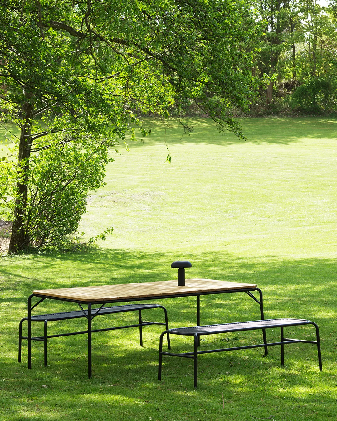 Vig Robinia matbord 90x200 cm, Black Normann Copenhagen