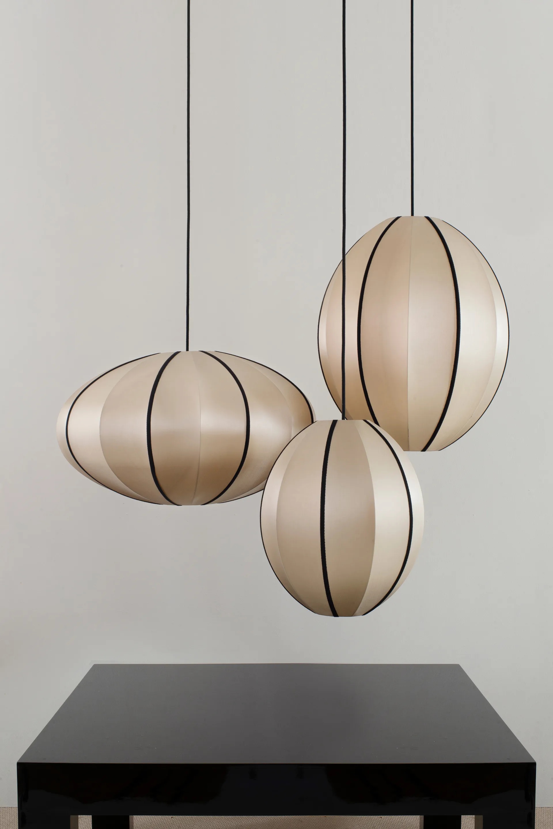 Indochina Classic Oval L lampskärm, Kit-black Oi Soi Oi