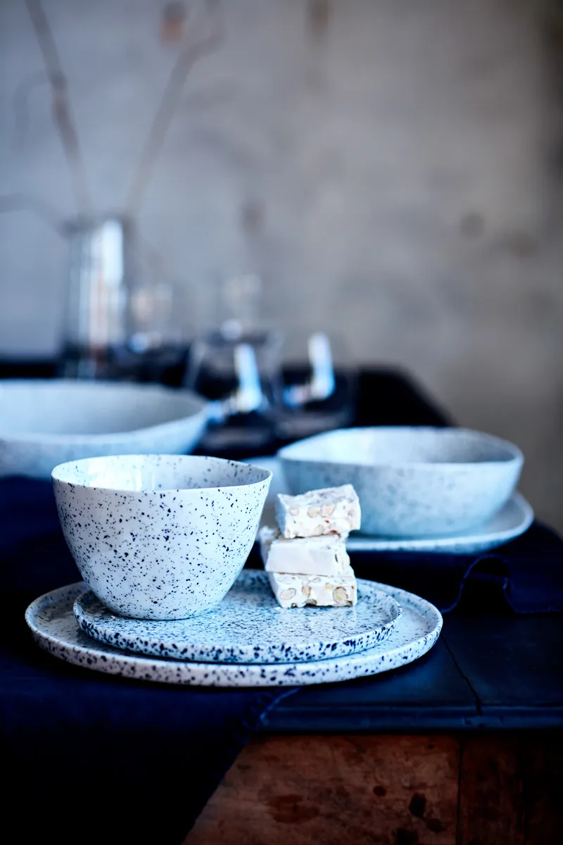 Poppi assiett 21 cm, vit-svart Olsson & Jensen