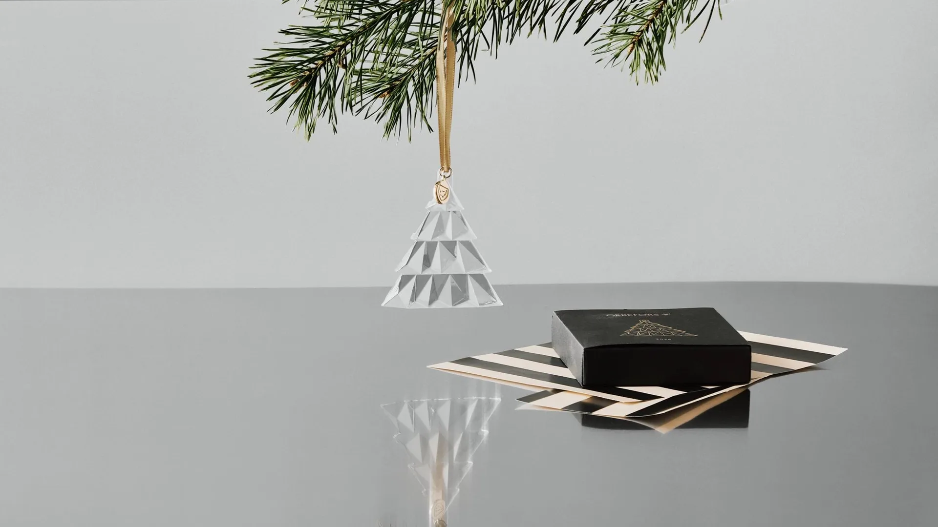 Annual ornament tall, Transparent Orrefors