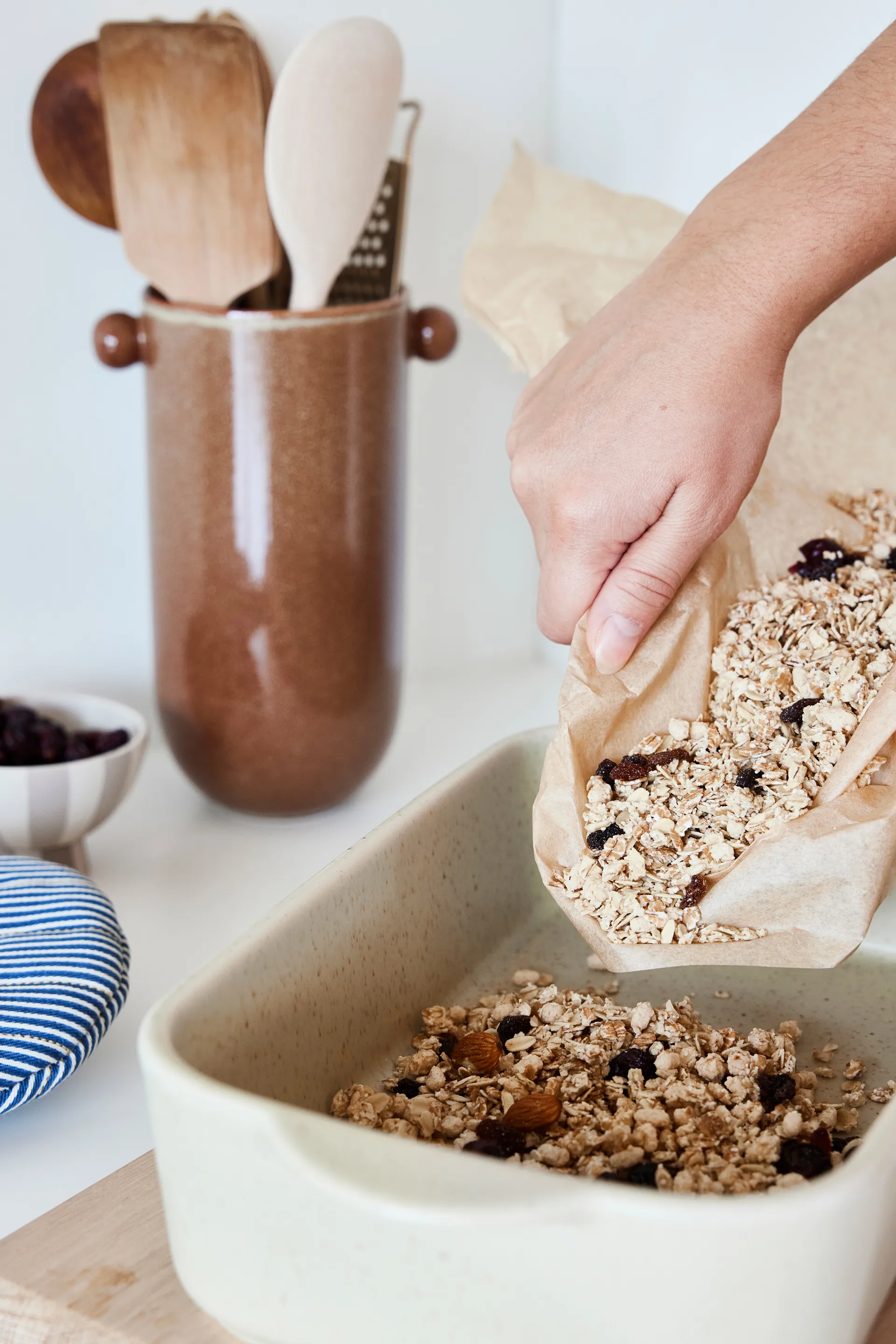 Yuka ugnsfast form 17,5x32 cm, Reactive Olive OYOY