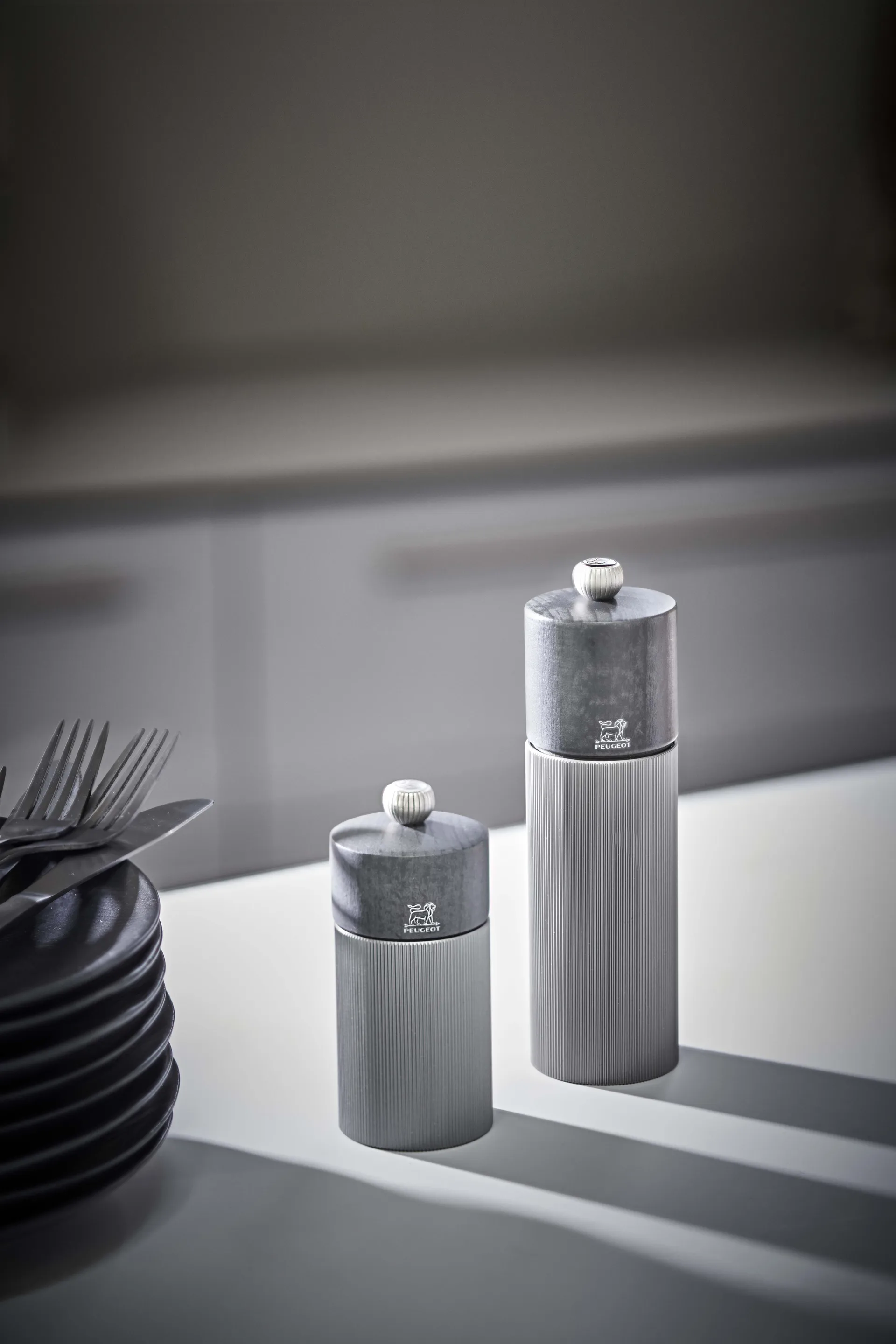 Line Dark saltkvarn 18 cm, Wood-aluminium Peugeot