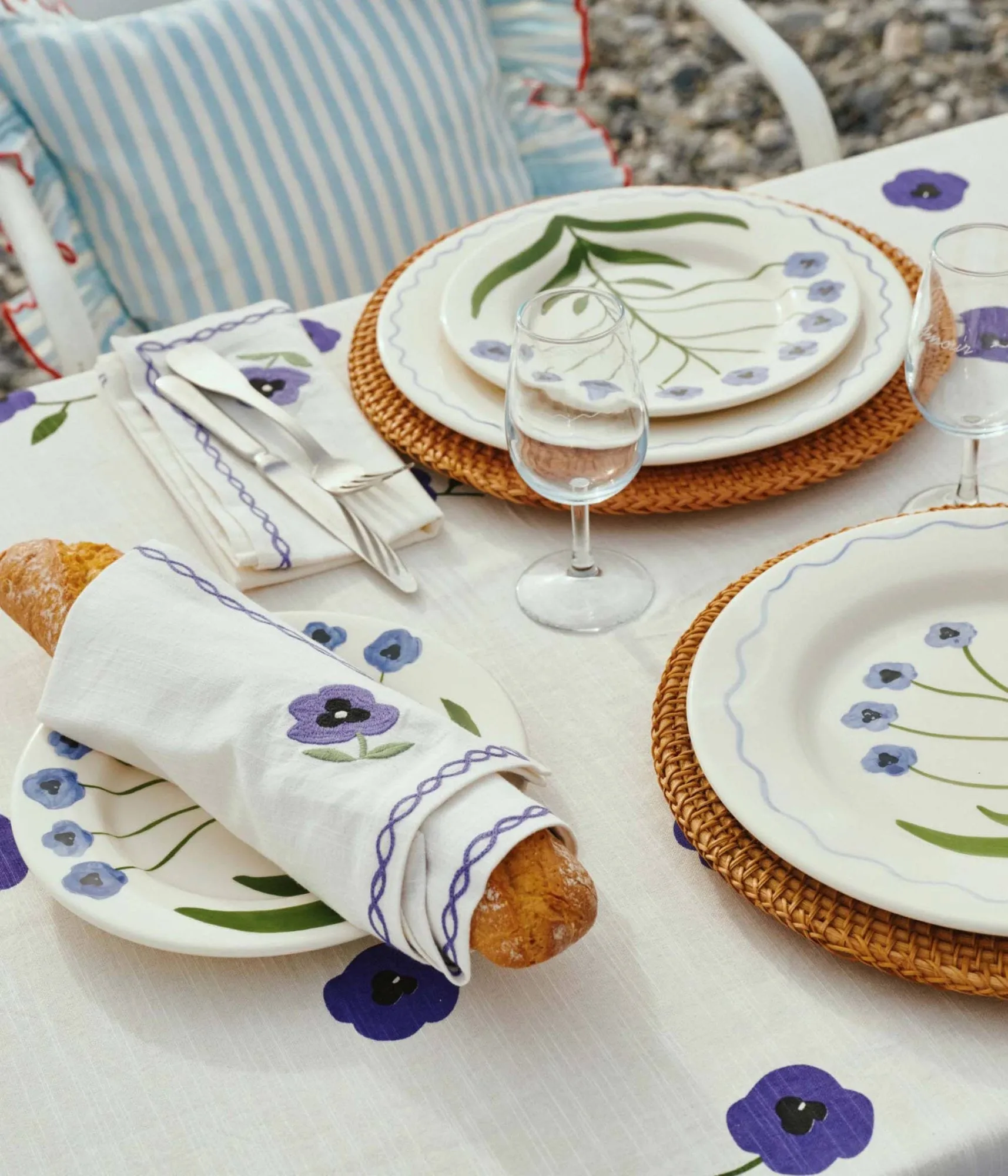 Madelen Möllard Pansy salladstallrik, Blue, 22 cm Pick a Poppy