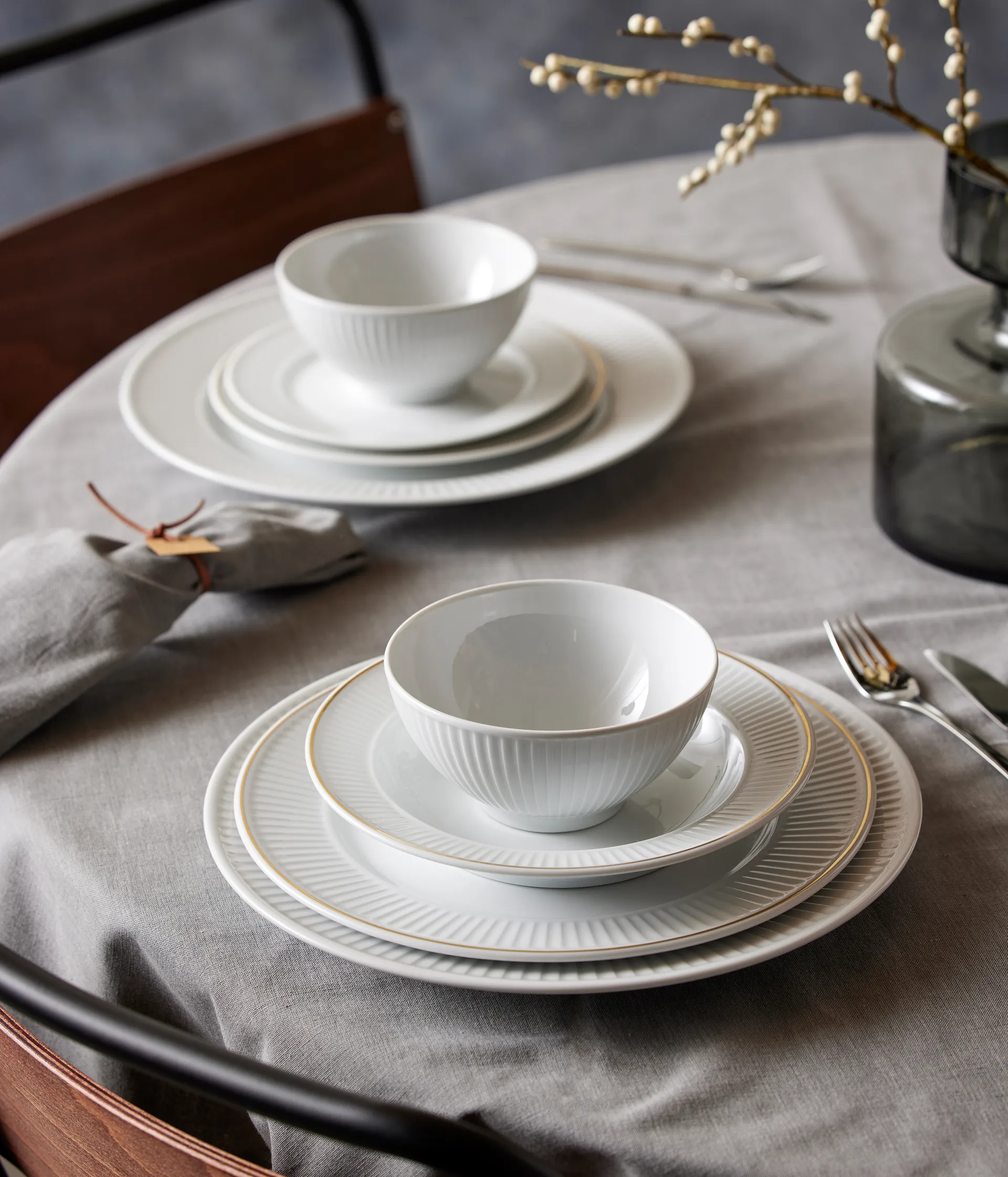 Plissé tallrik med guldkant Ø28 cm, Vit Pillivuyt