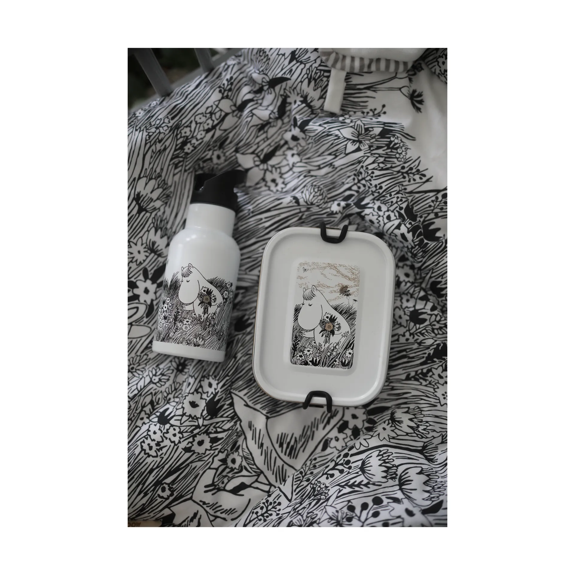 Mumin Graphic vattenflaska 34 cl, Vit Rätt Start