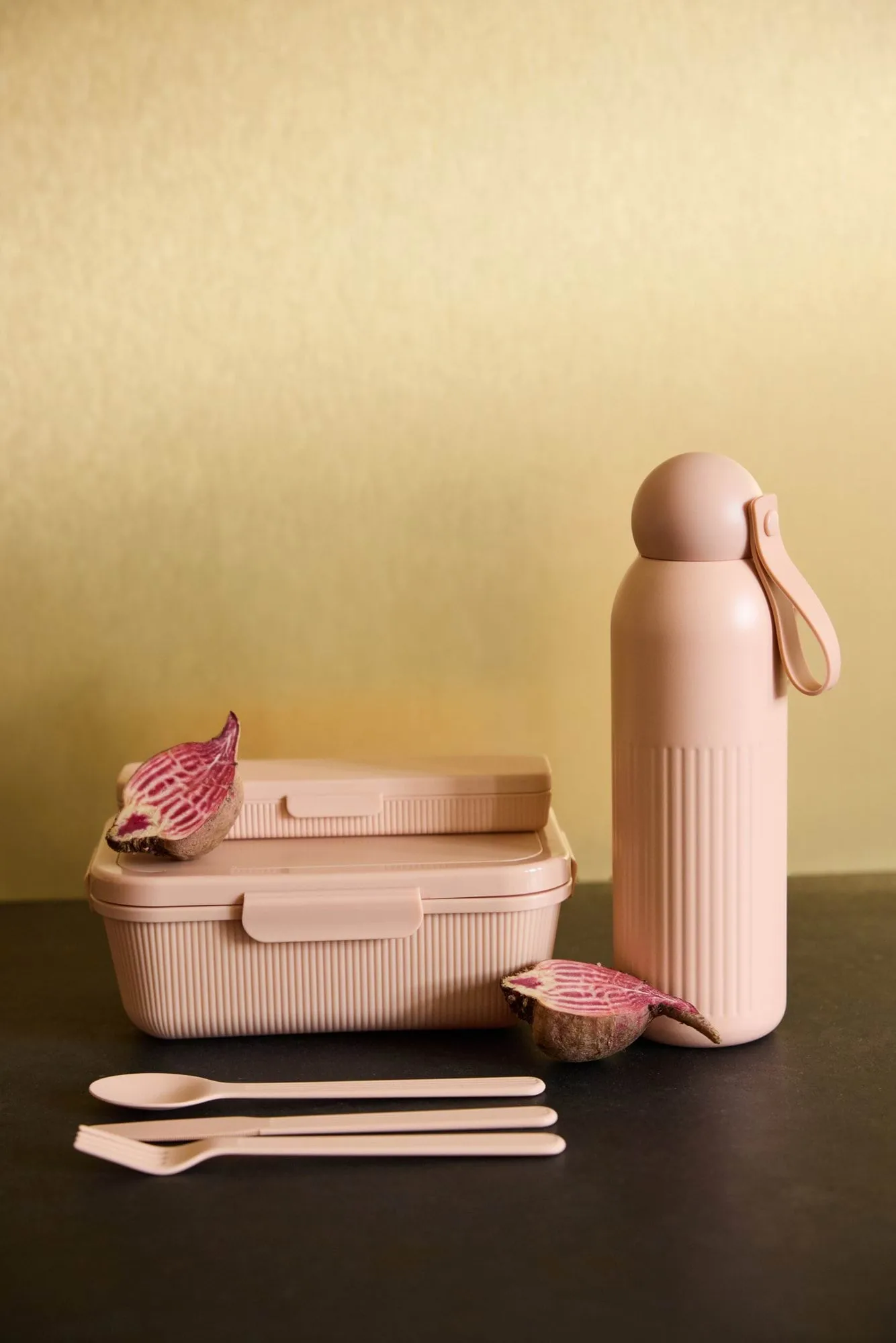 Tina bestickset, Rosa Pantone 489C Sagaform