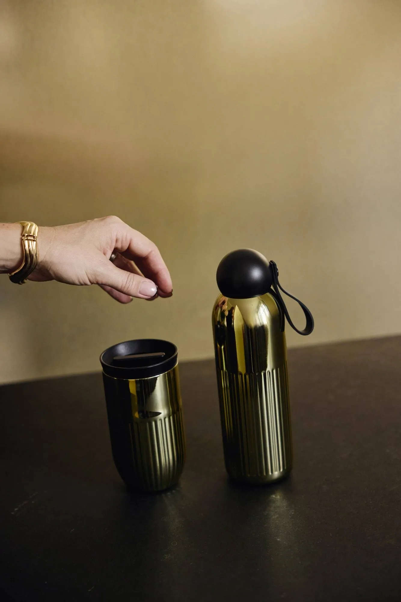 Tova bilmugg termosmugg 32 cl, Guld krom Sagaform