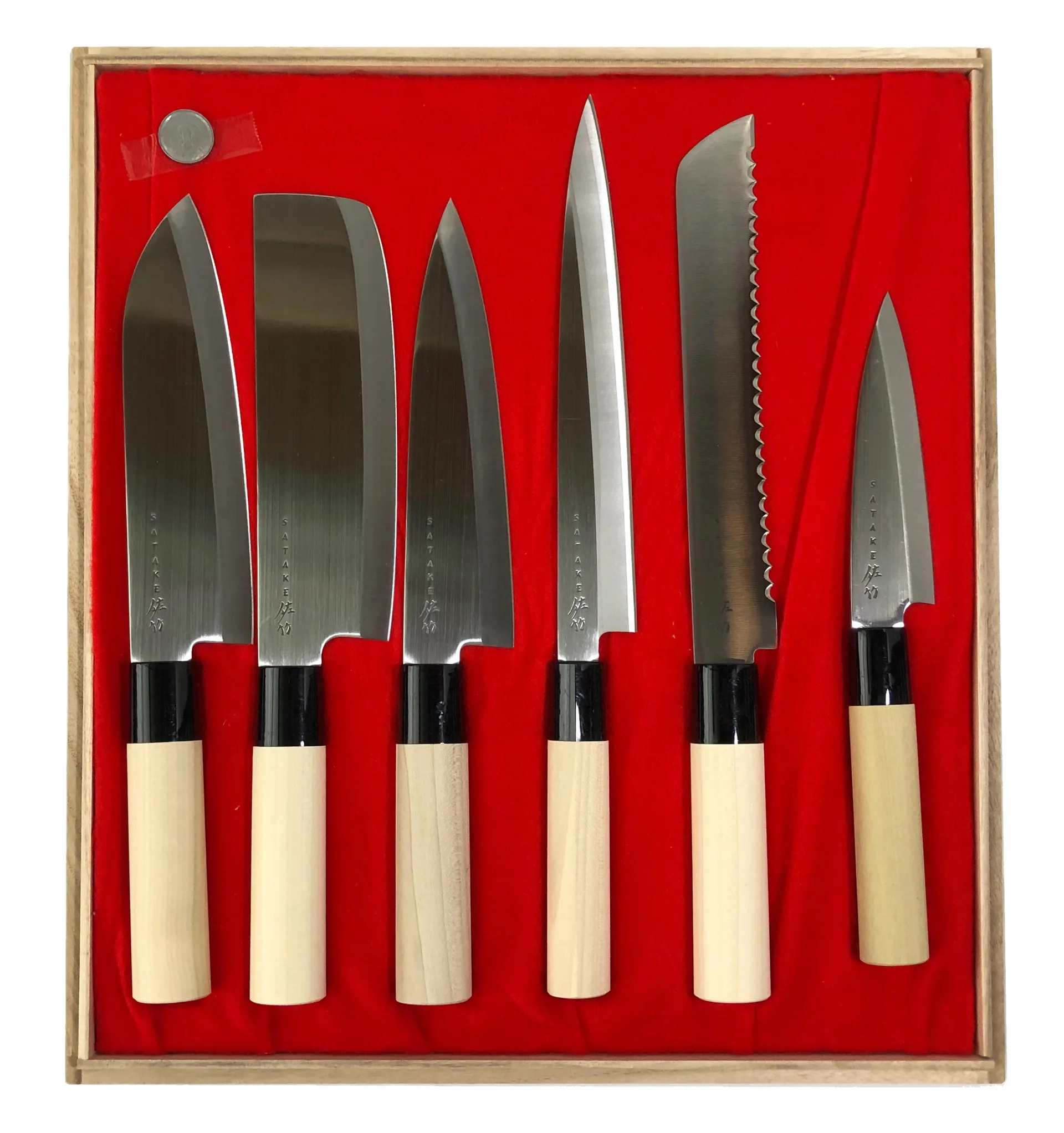 Knivset i balsabox 35x38 cm, 6 delar Satake