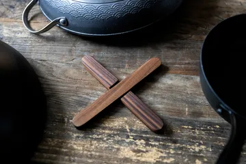 Satake magnetiskt grytunderlägg - Valnöt - Satake