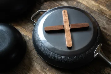 Satake magnetiskt grytunderlägg - Valnöt - Satake