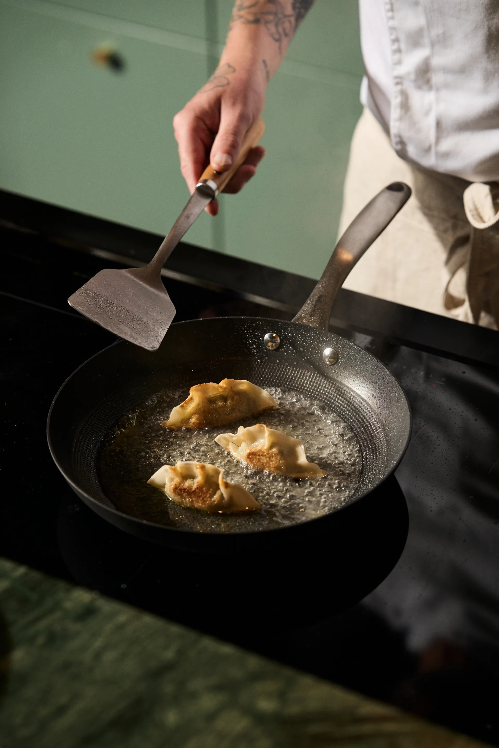 Satake stekpanna i lättviktsgjutjärn non stick, 28 cm Satake