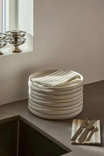 Bold Stripe pappersservett - Vit-beige, 15‑pack, 33×40 cm - Scandi Essentials