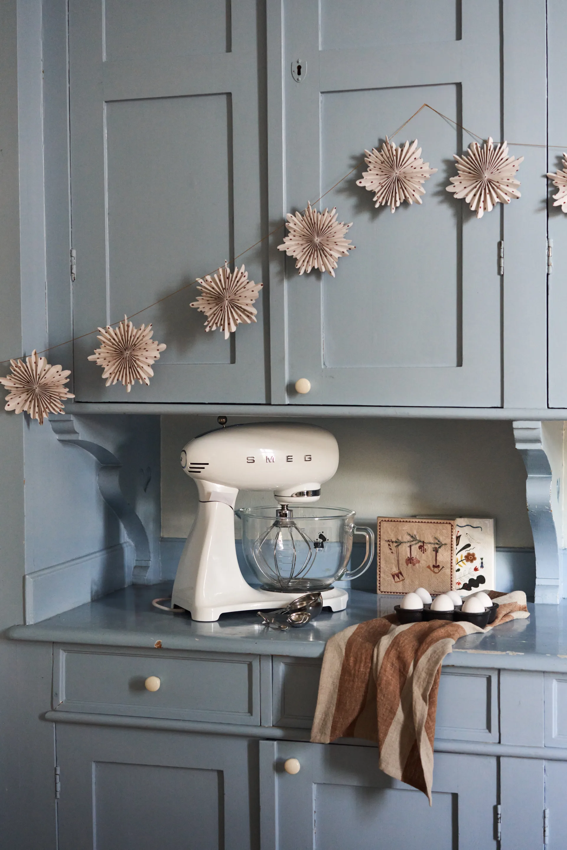 Festive girlang 3 M, Röd prickig Scandi Living