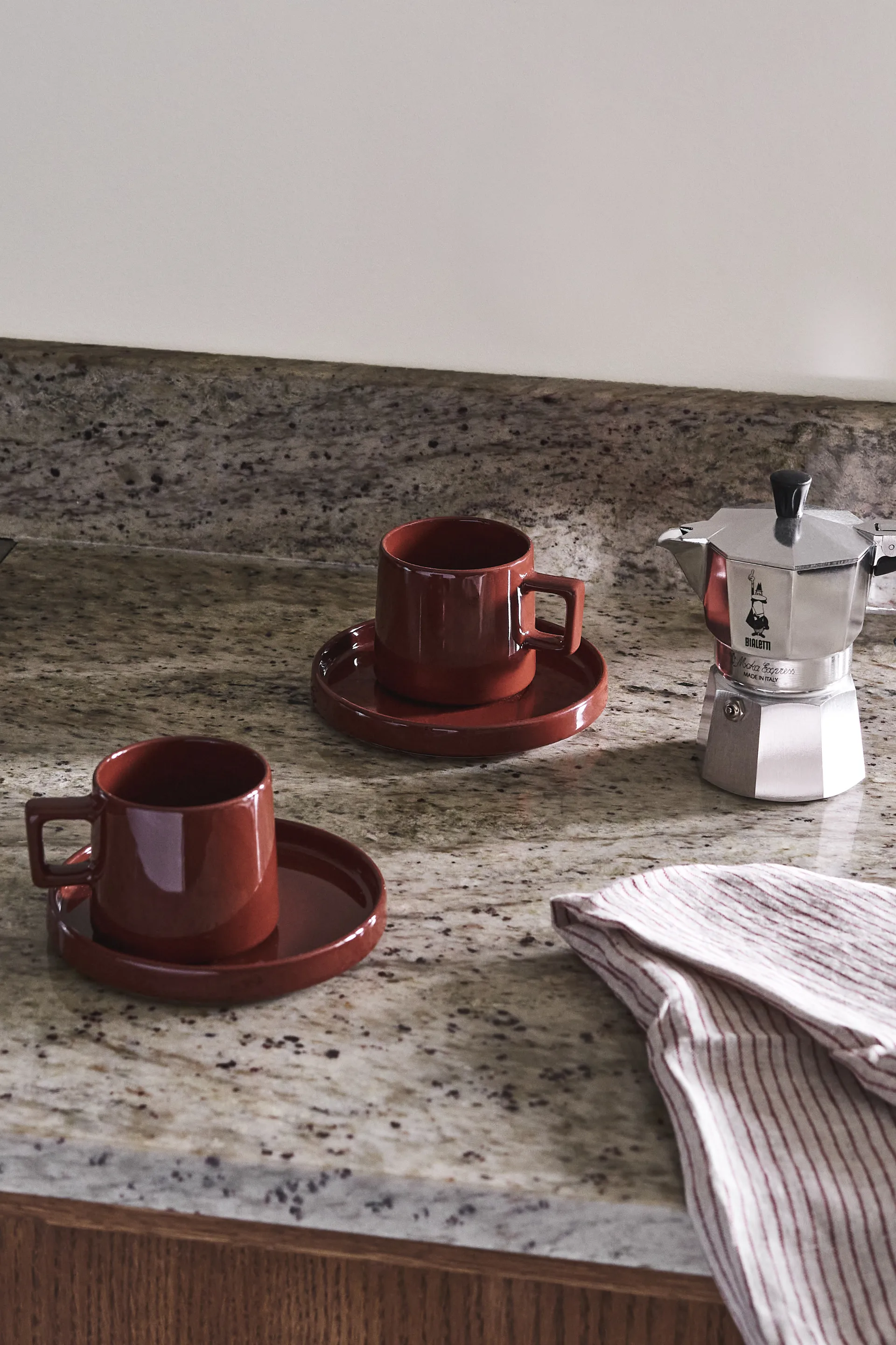 Taper frukostset 12 delar - Röd Scandi Living