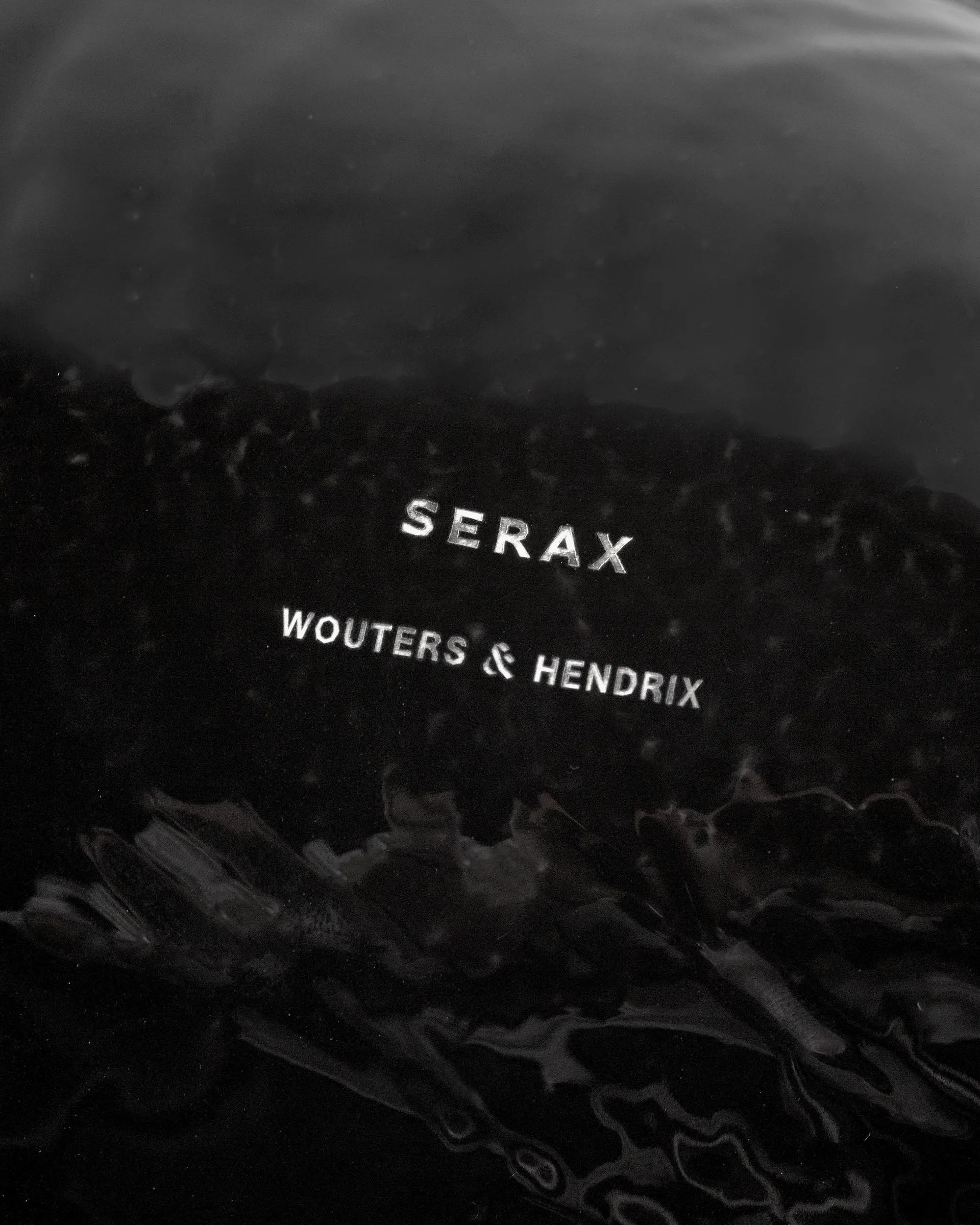 Les Objets Mouleversants Marcel skål M 14x30,5 cm, Black Serax